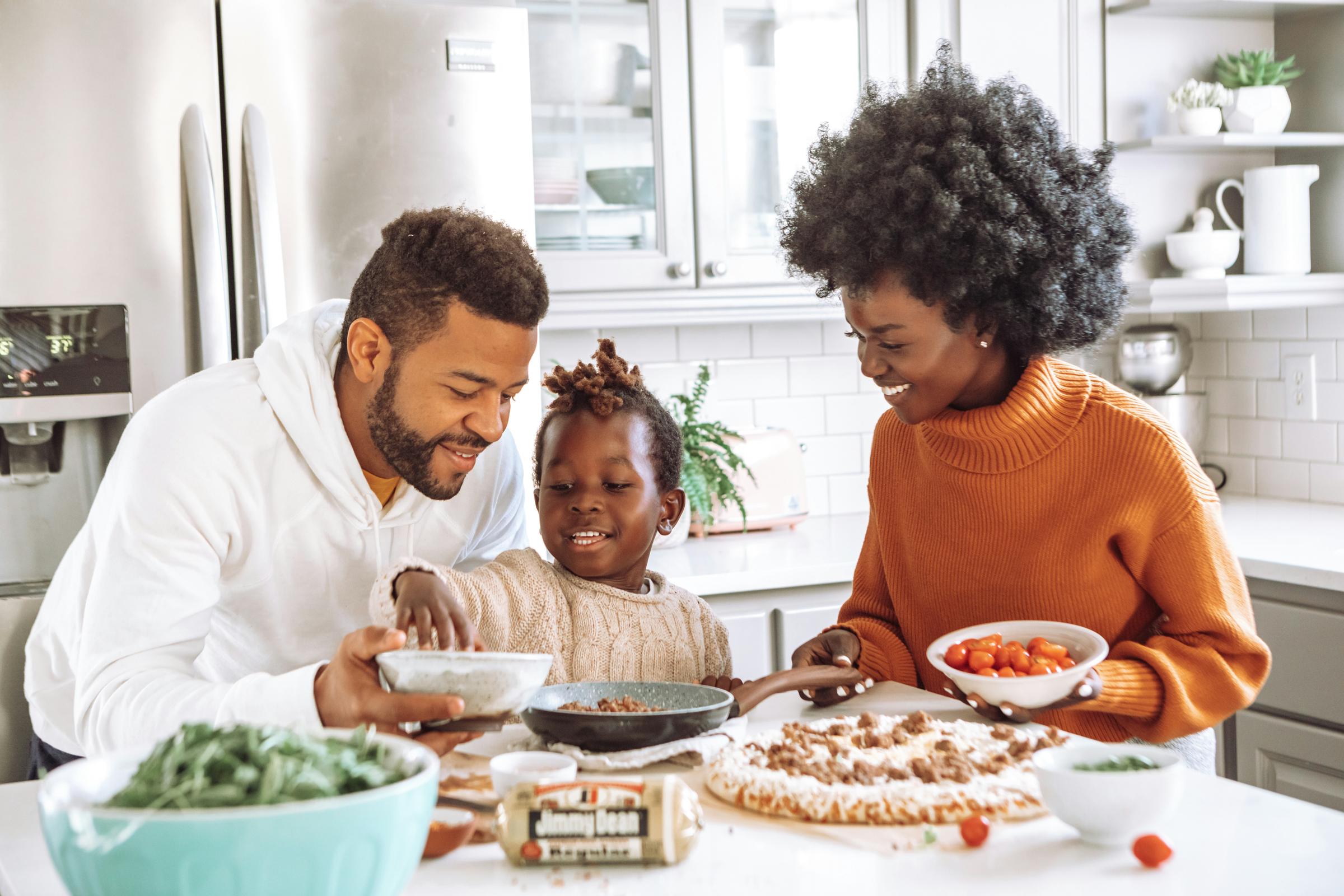 How to Design a Meal Plan for Multiple Dietary Preferences in One Household