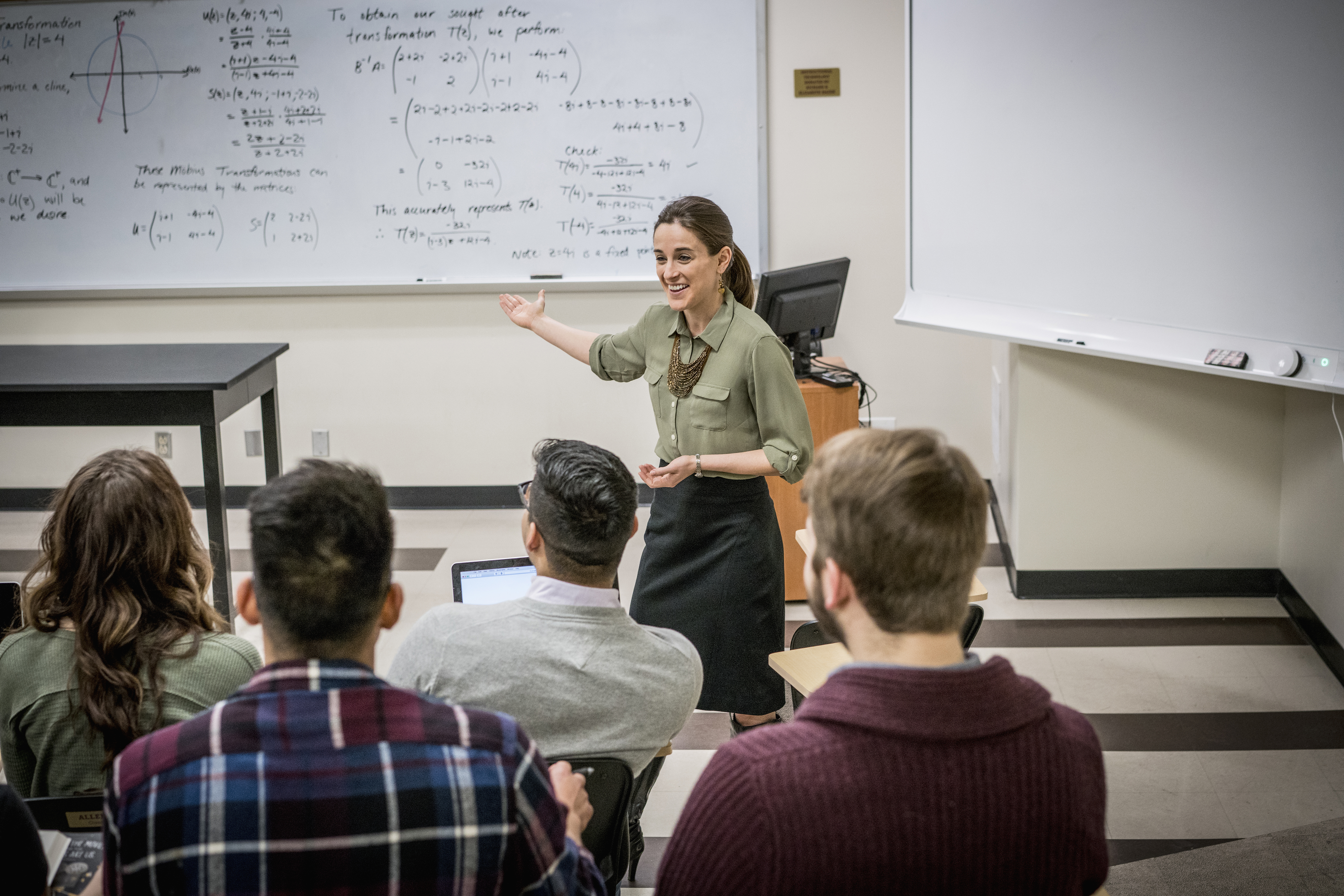 A college teacher gives a lecture | Source: Getty Images