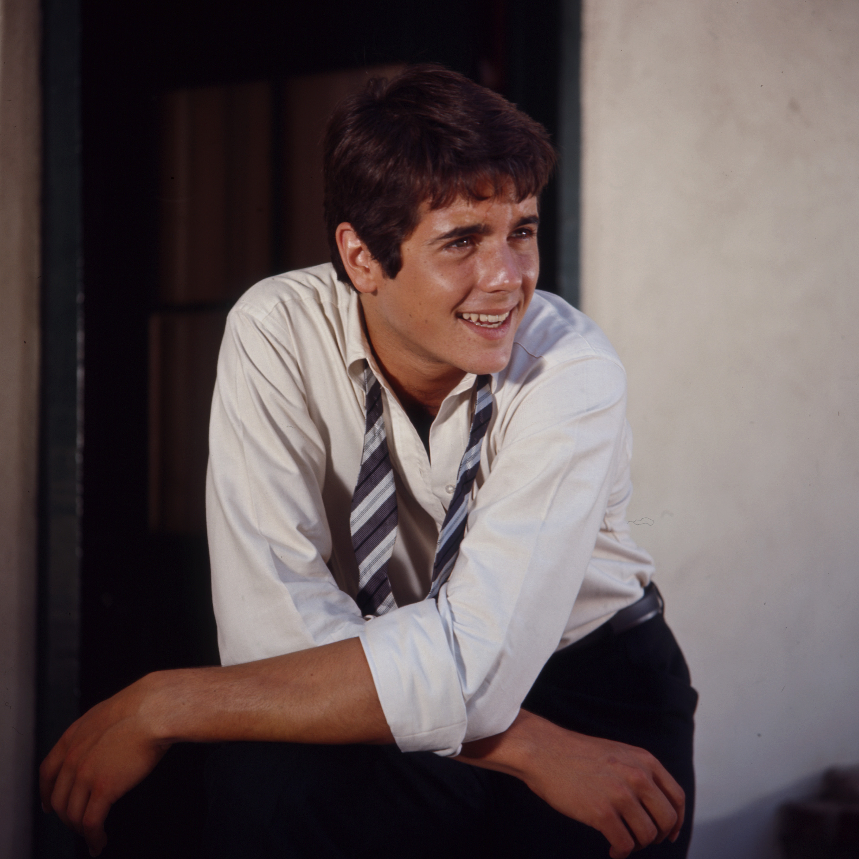 The actor on the set of 'Mr and Mrs Bo Jo Jones' in 1971 | Source: Getty Images