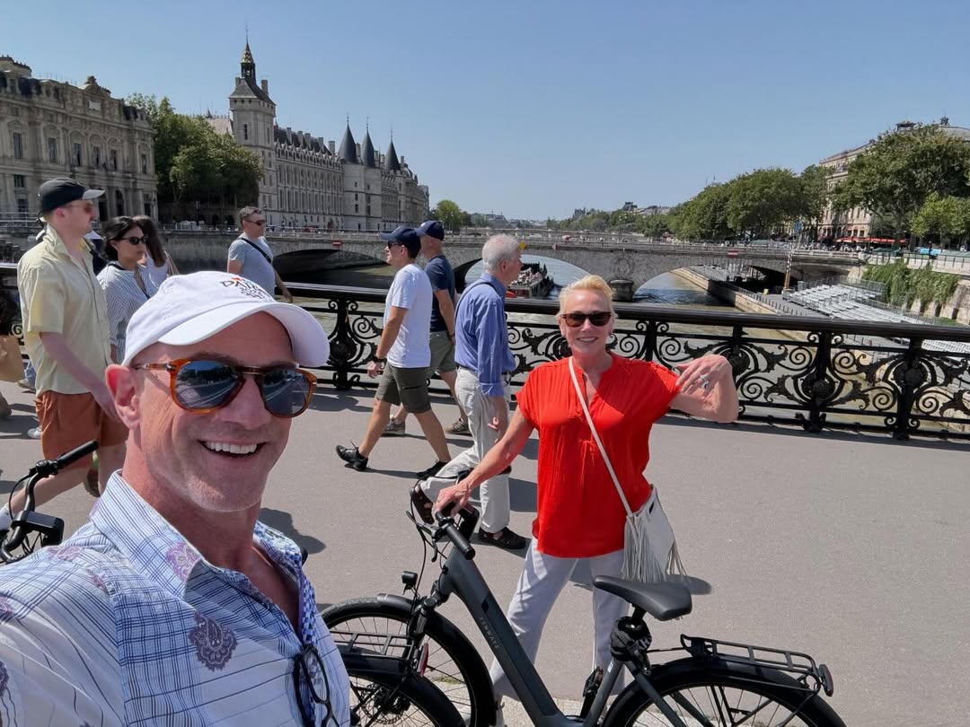 Chris Meloni and Sherman Williams from a post dated July 30, 2024. | Source: Instagram/chris_meloni