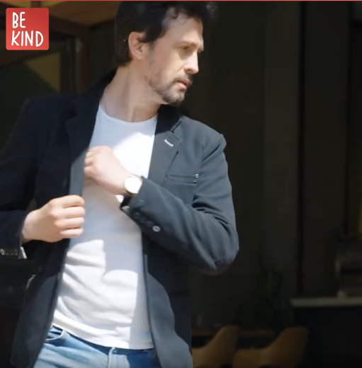 For illustration purposes only | Source: Facebook/AmoMama.com