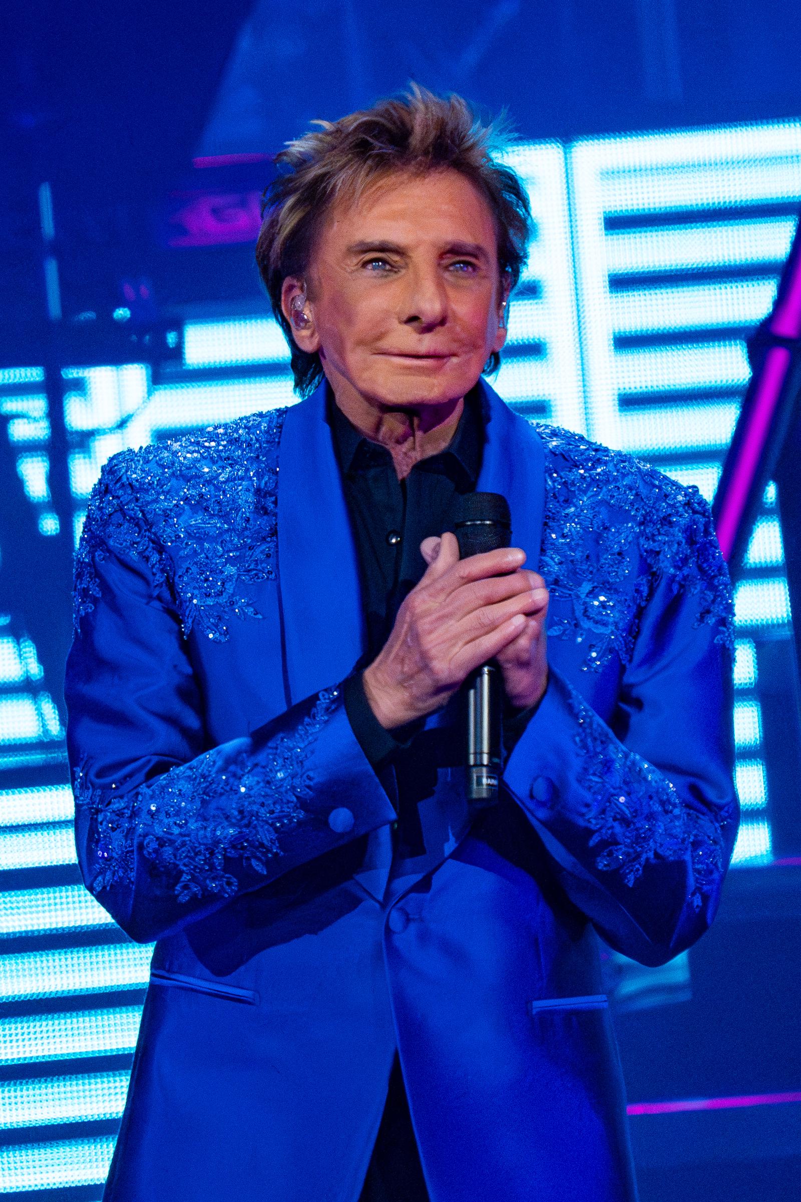 Barry Manilow performing at The Palladium on May 23, 2024 in London, England | Source: Getty Images
