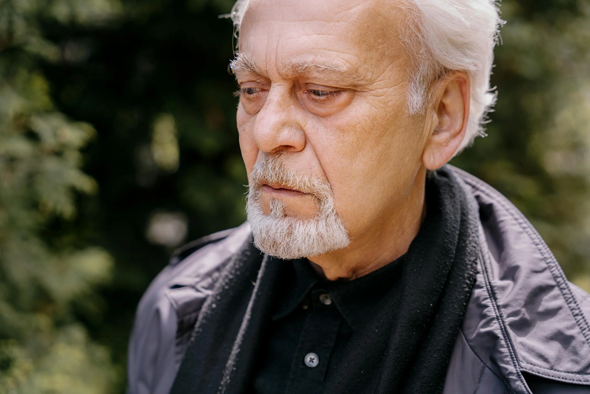 A puzzled elderly man | Source: Pexels