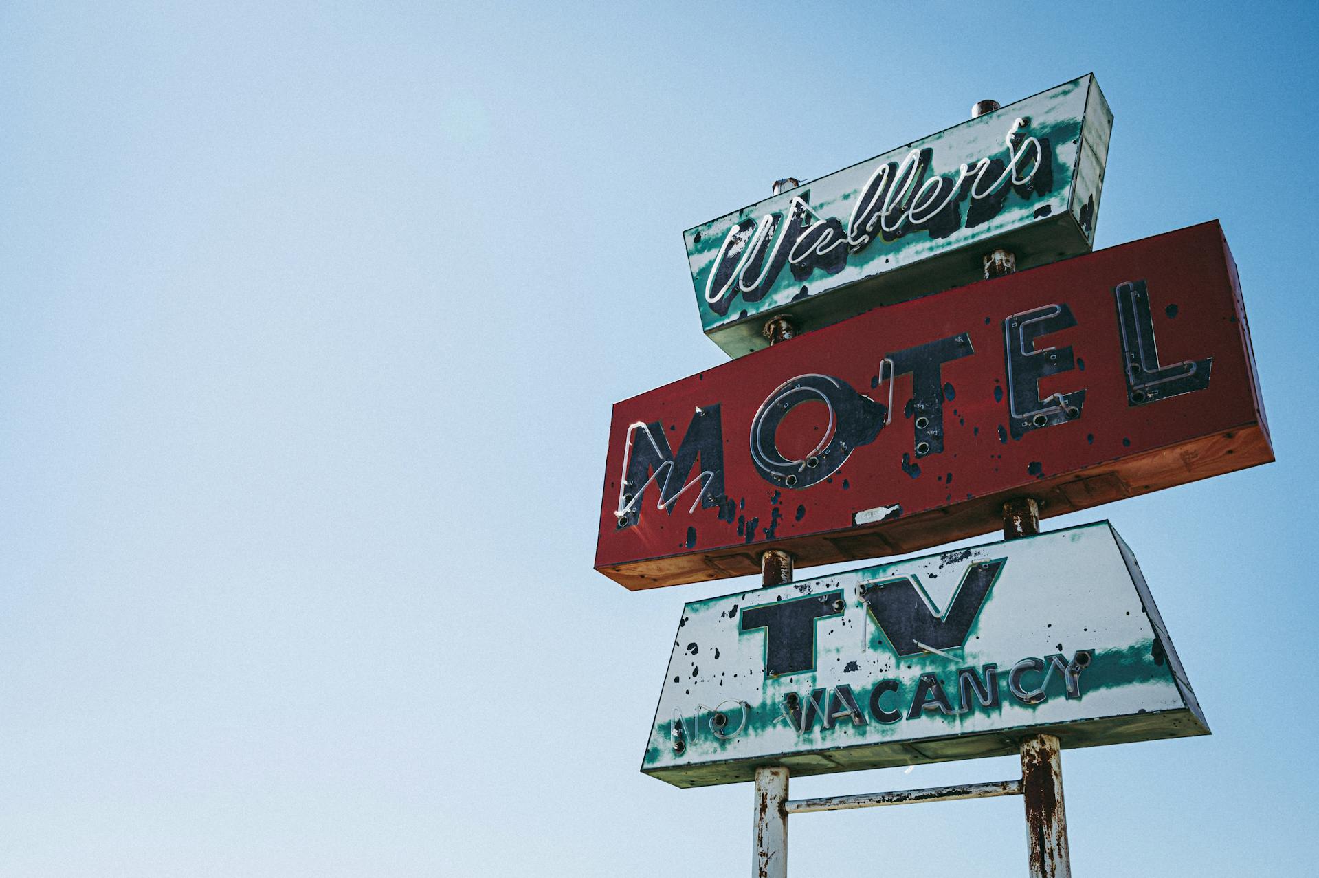 A motel sign | Source: no source
