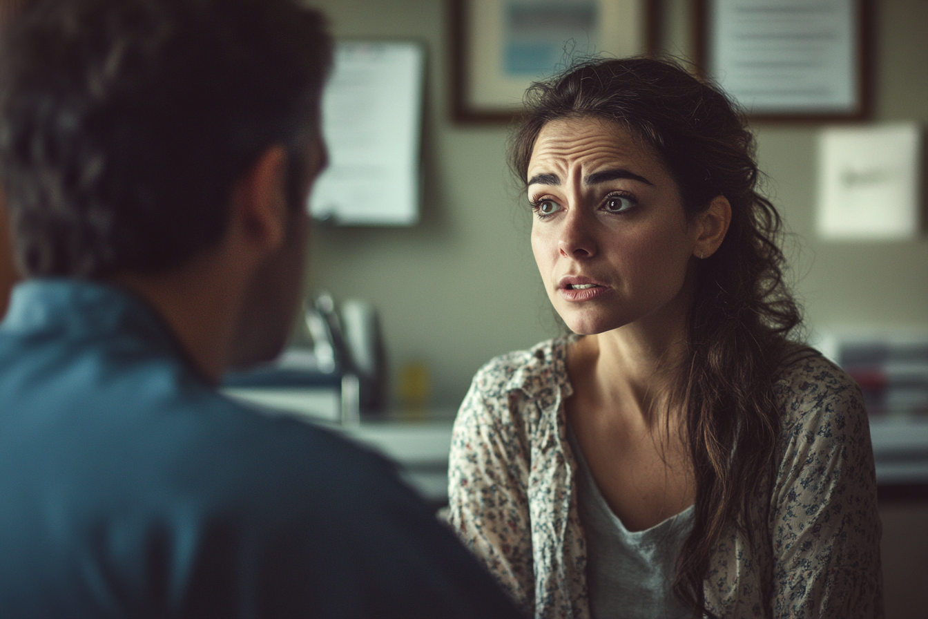Woman talking to a doctor | Source: no source