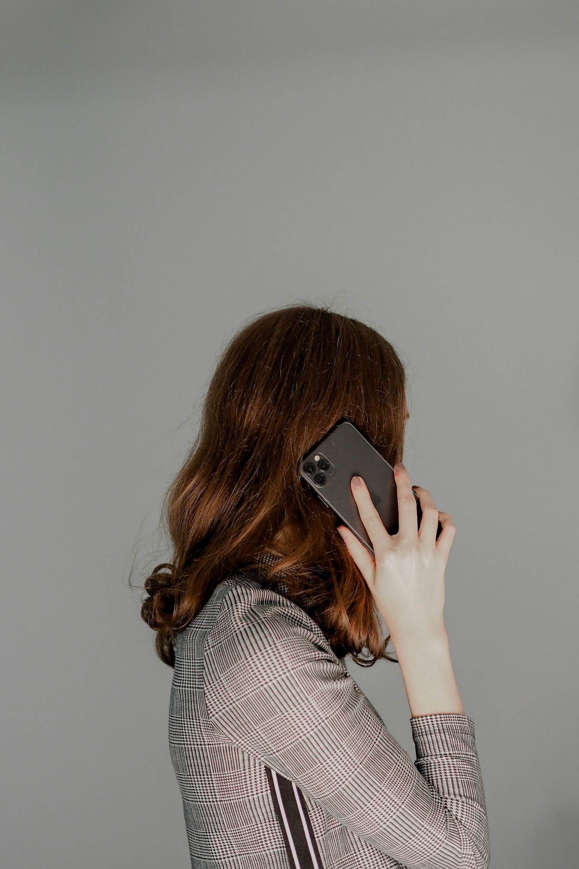 A woman engaged on a phonecall | Source: Unsplash