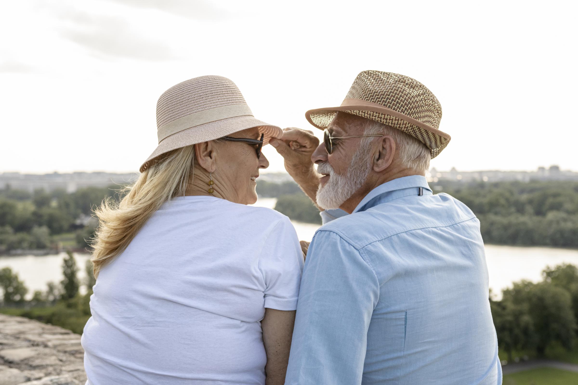An older couple looking into each other's eyes | Source: Freepik