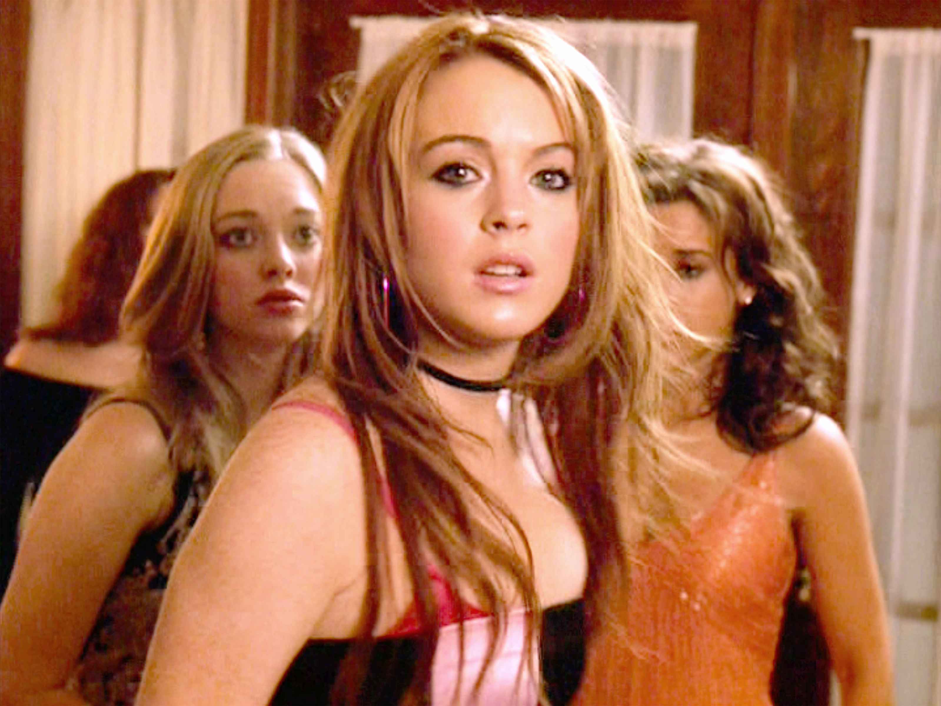 Lindsay Lohan filming "Mean Girls" in 2004. | Source: Getty Images