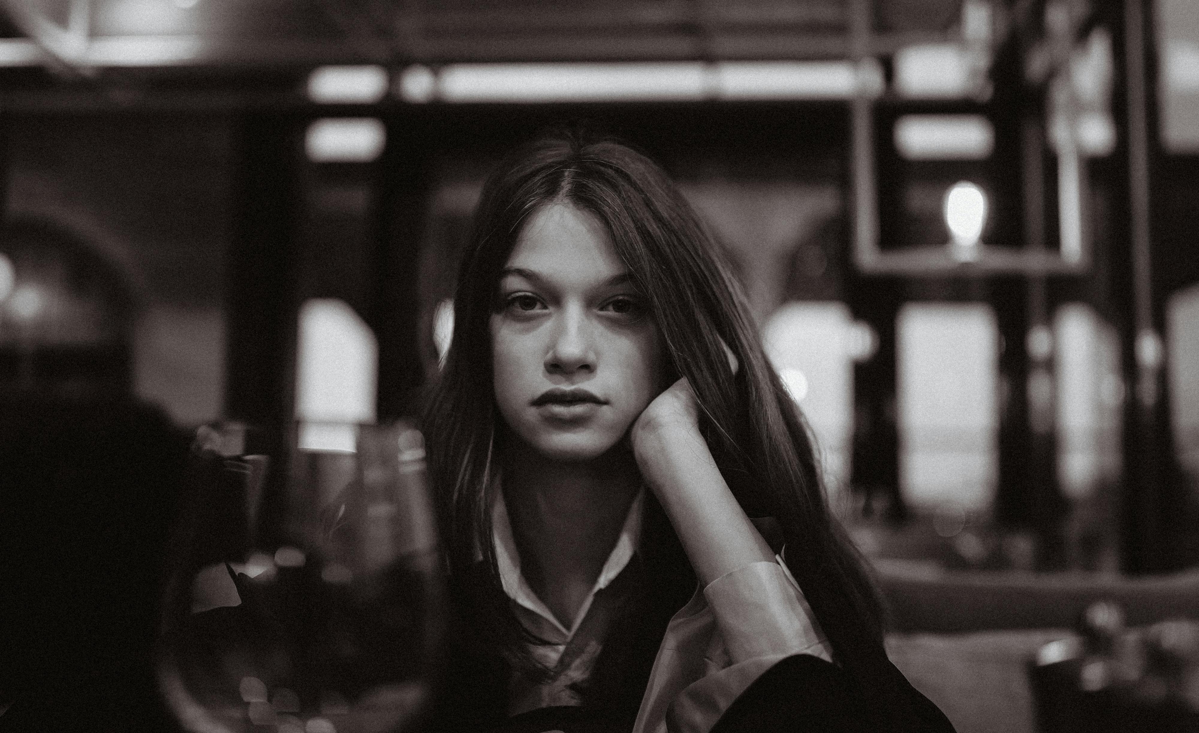 An unhappy woman staring | Source: Pexels