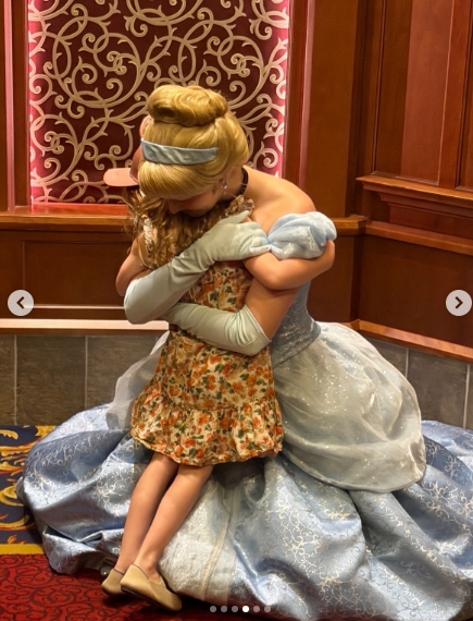 Princess Lilibet hugged Cinderella during a special princess meet-and-greet at Disneyland. | Source: Instagram/meghan