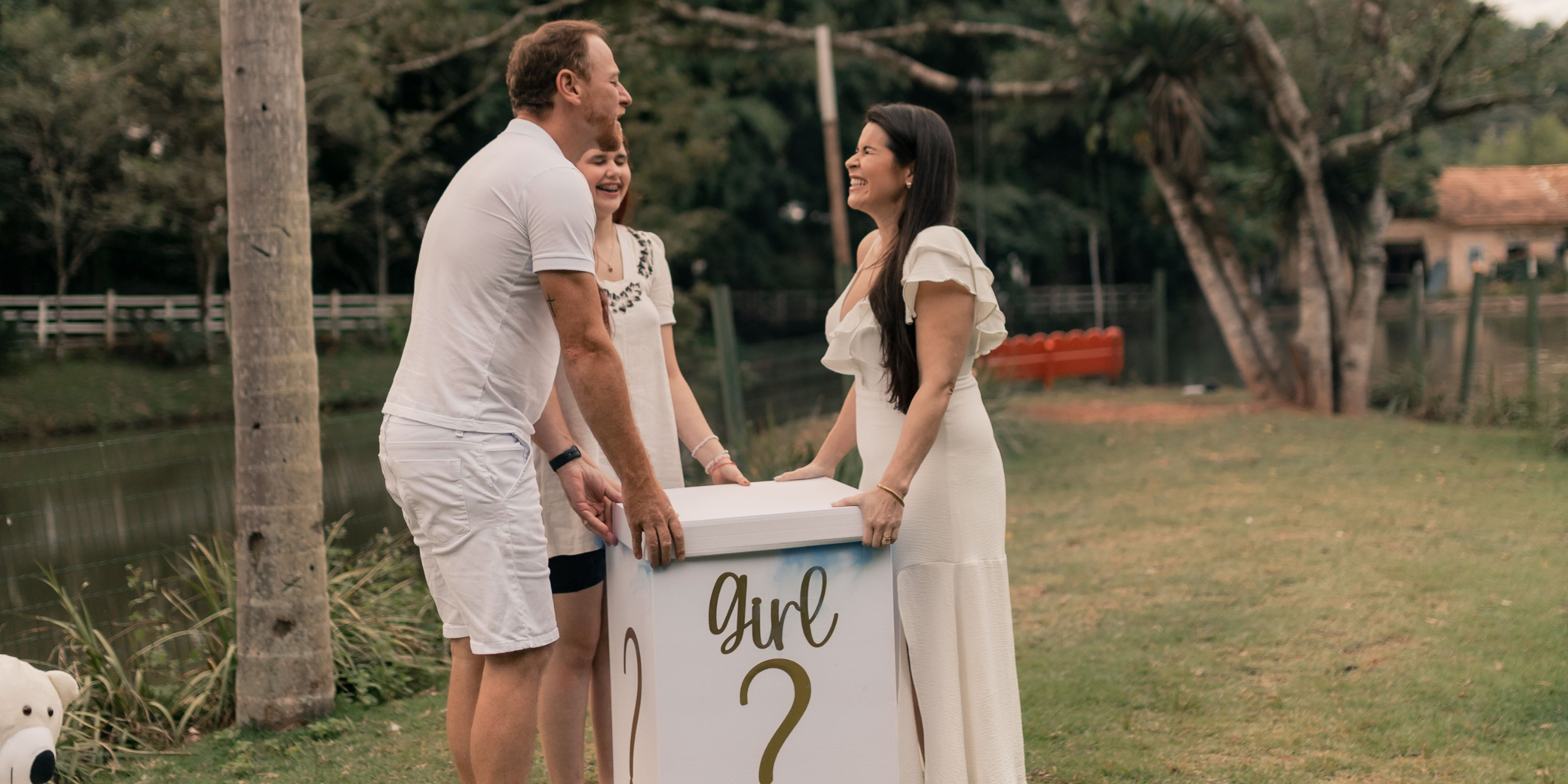 Expecting parents at a gender reveal party | Source: Pexels