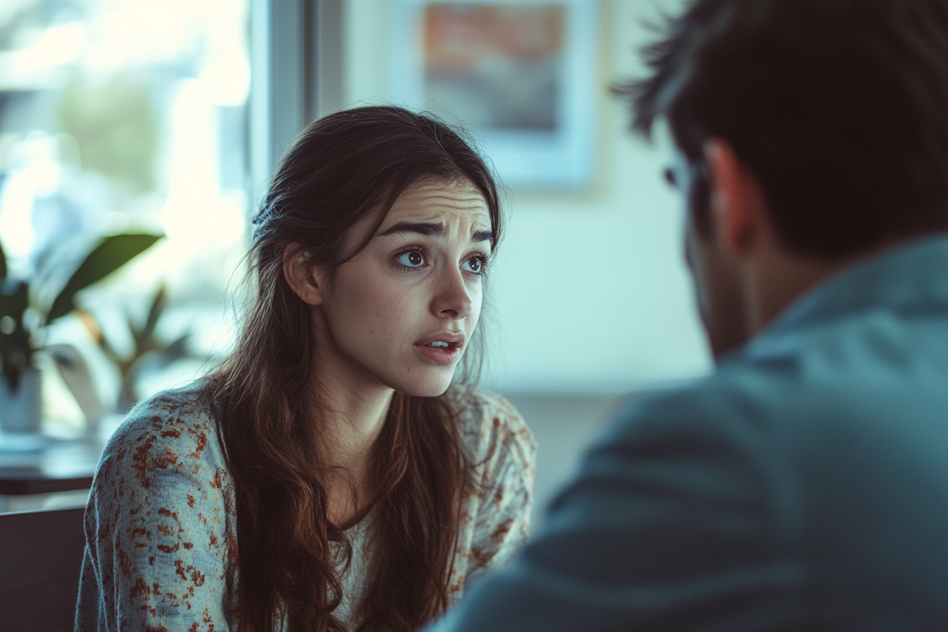 Woman having a conversation with a doctor | Source: no source