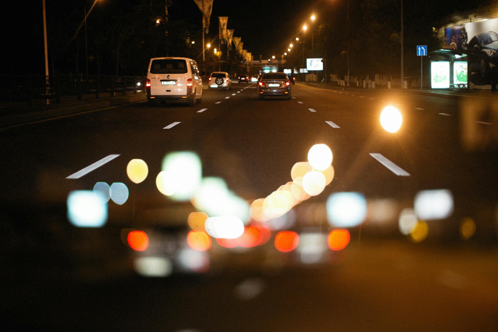 The view from a car driving down a road | Source: Pexels
