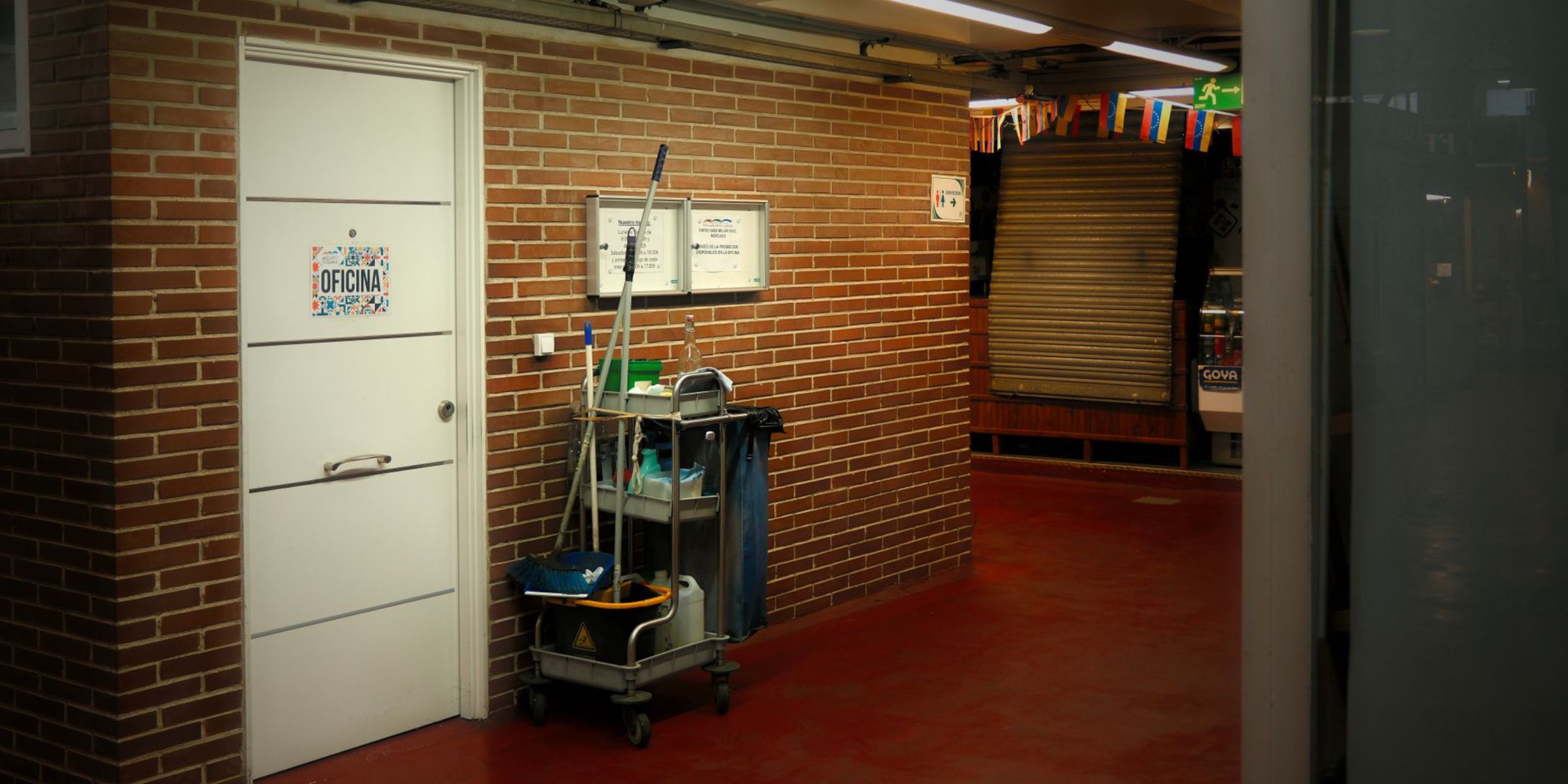 A janitor's cart | Source: Pexels