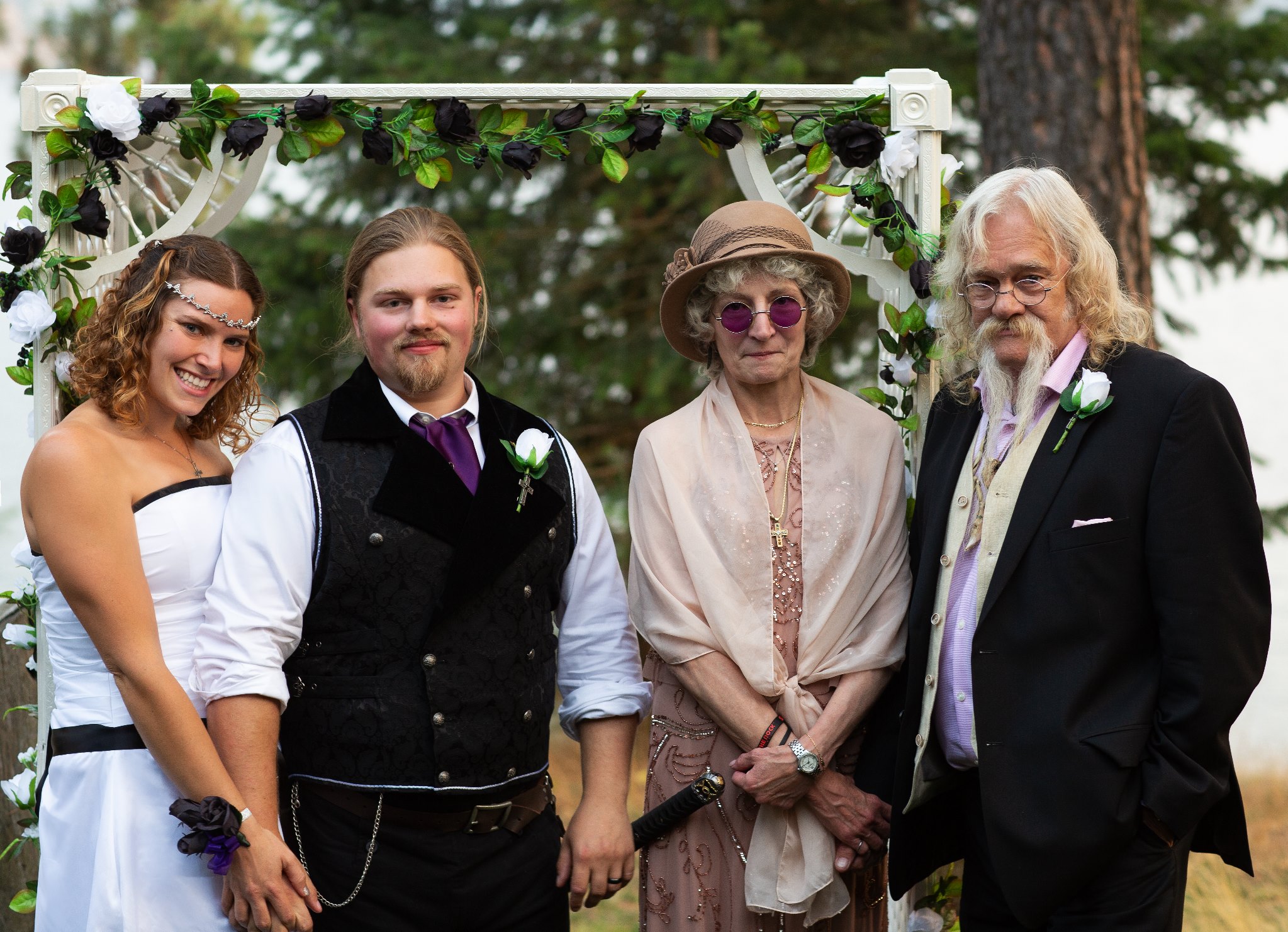 Billy and Ami Brown with Noah Brown during his wedding to Rhain Brown on photo uploaded August 16, 2018 | Source: Facebook/Alaskan Bush People