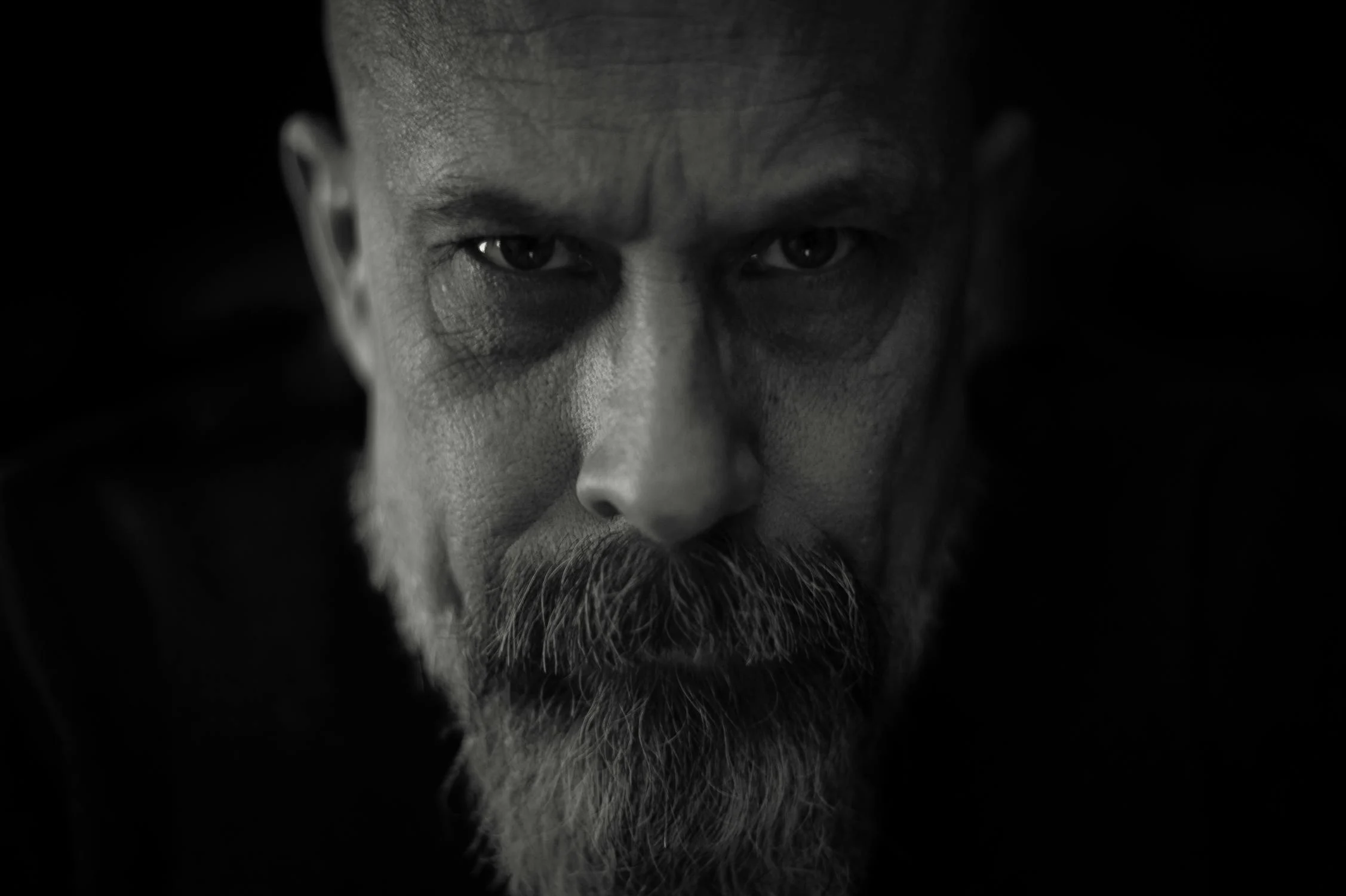 A serious-looking man | Source: Pexels
