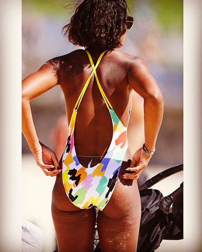 Kelly Rowland seen in a swimsuit, dated April 1, 2017 | Source: Instagram/kellyrowland
