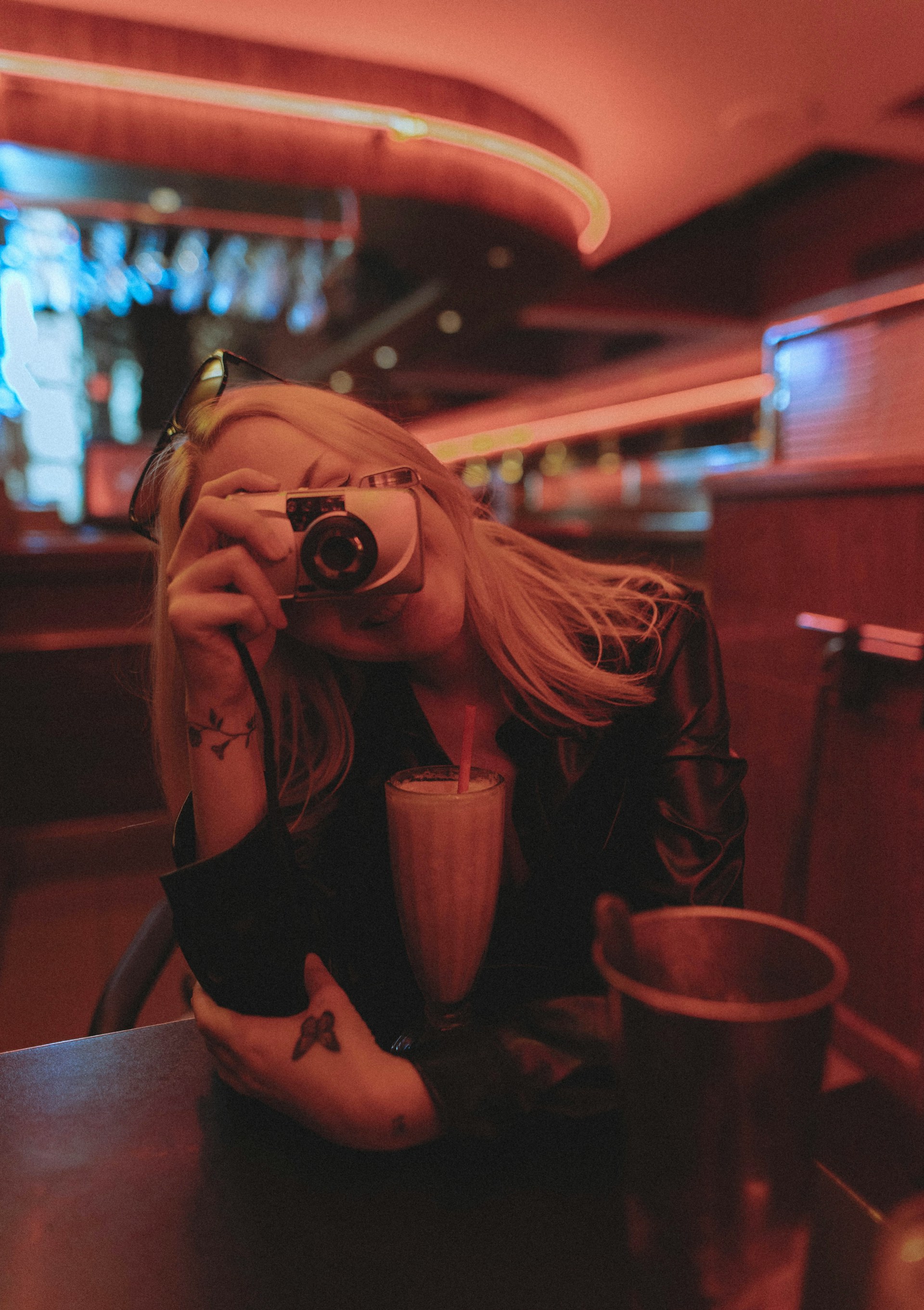A woman in a restaurant | Source: Unsplash