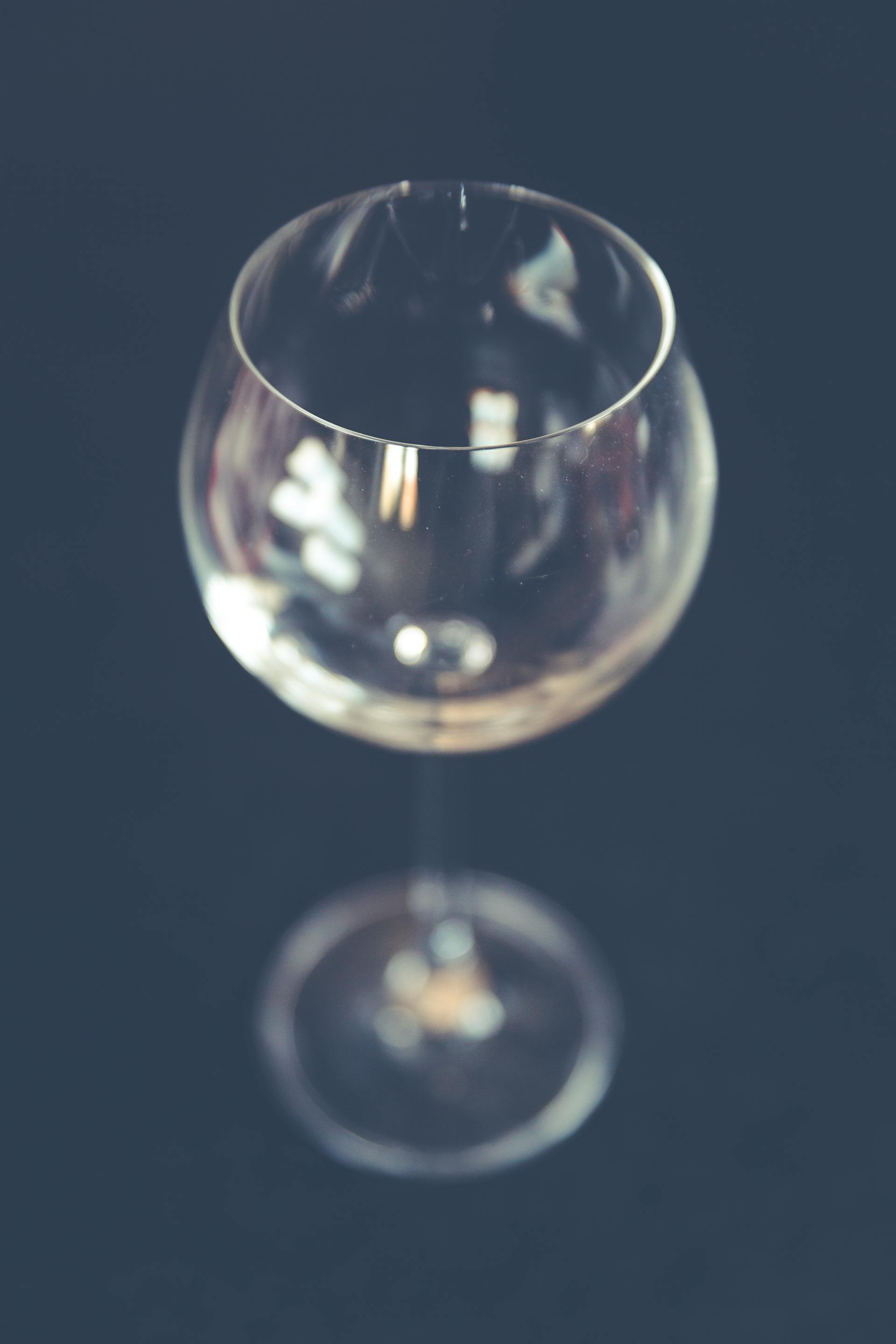 A glass on a table | Source: Pexels