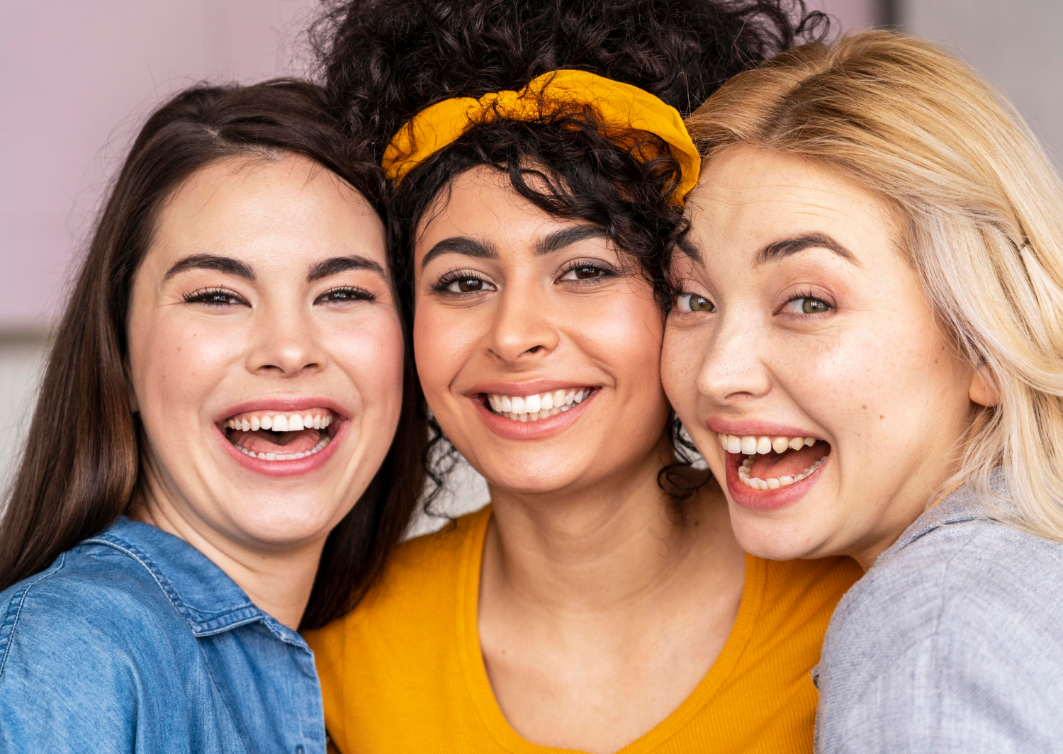 A group of women laughing | Source: Freepik