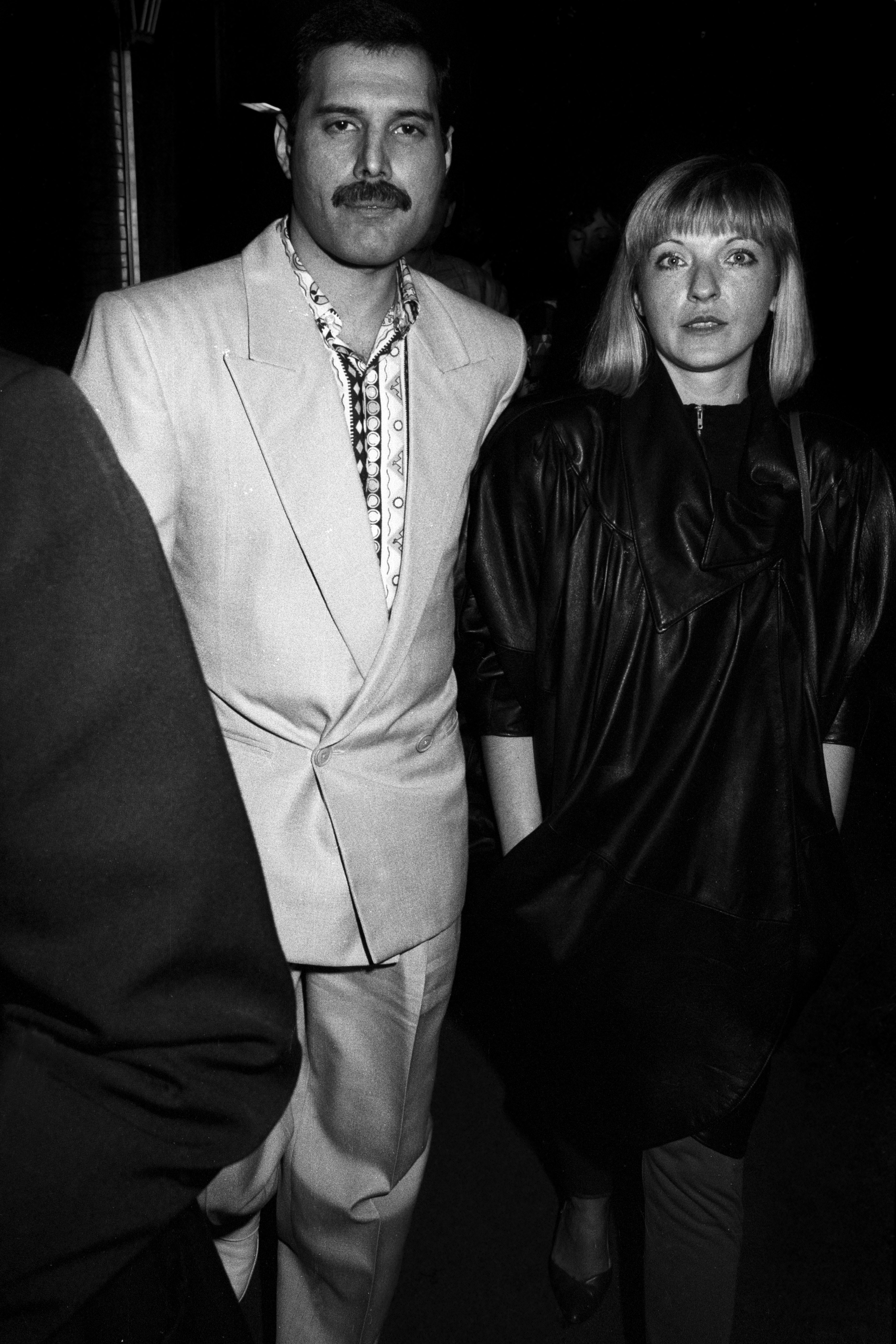 Freddie Mercury of Queen with girlfriend Mary Austin circa 1988 in London, England. | Source: Getty Images