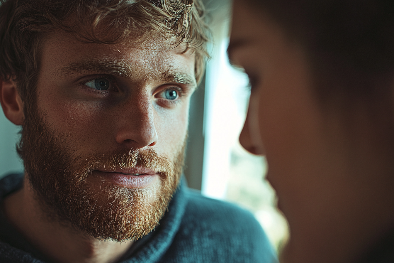 A man talking to his wife | Source: No source