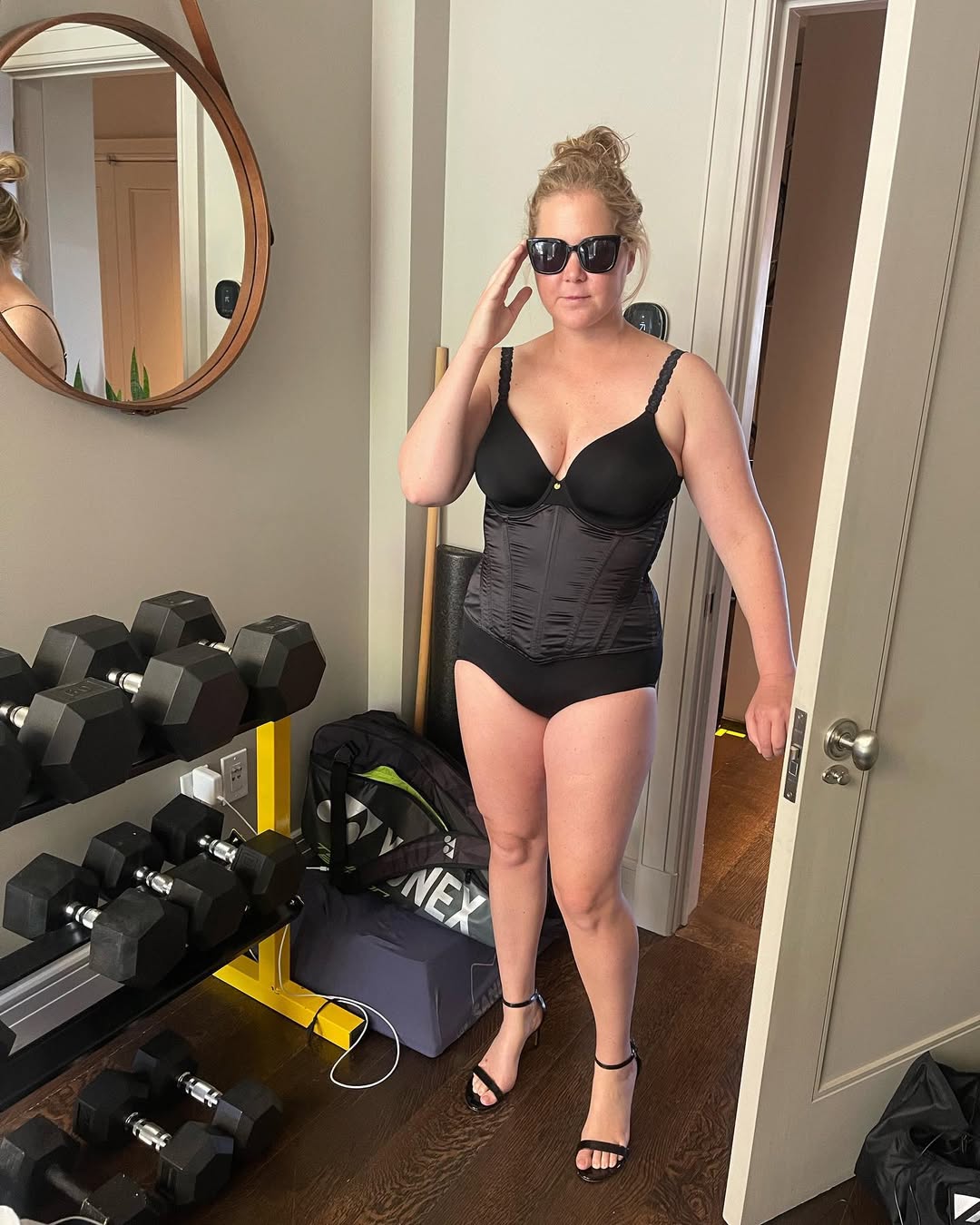 Amy Schumer seen in post dated May 11, 2022 | Source: Instagram/amyschumer