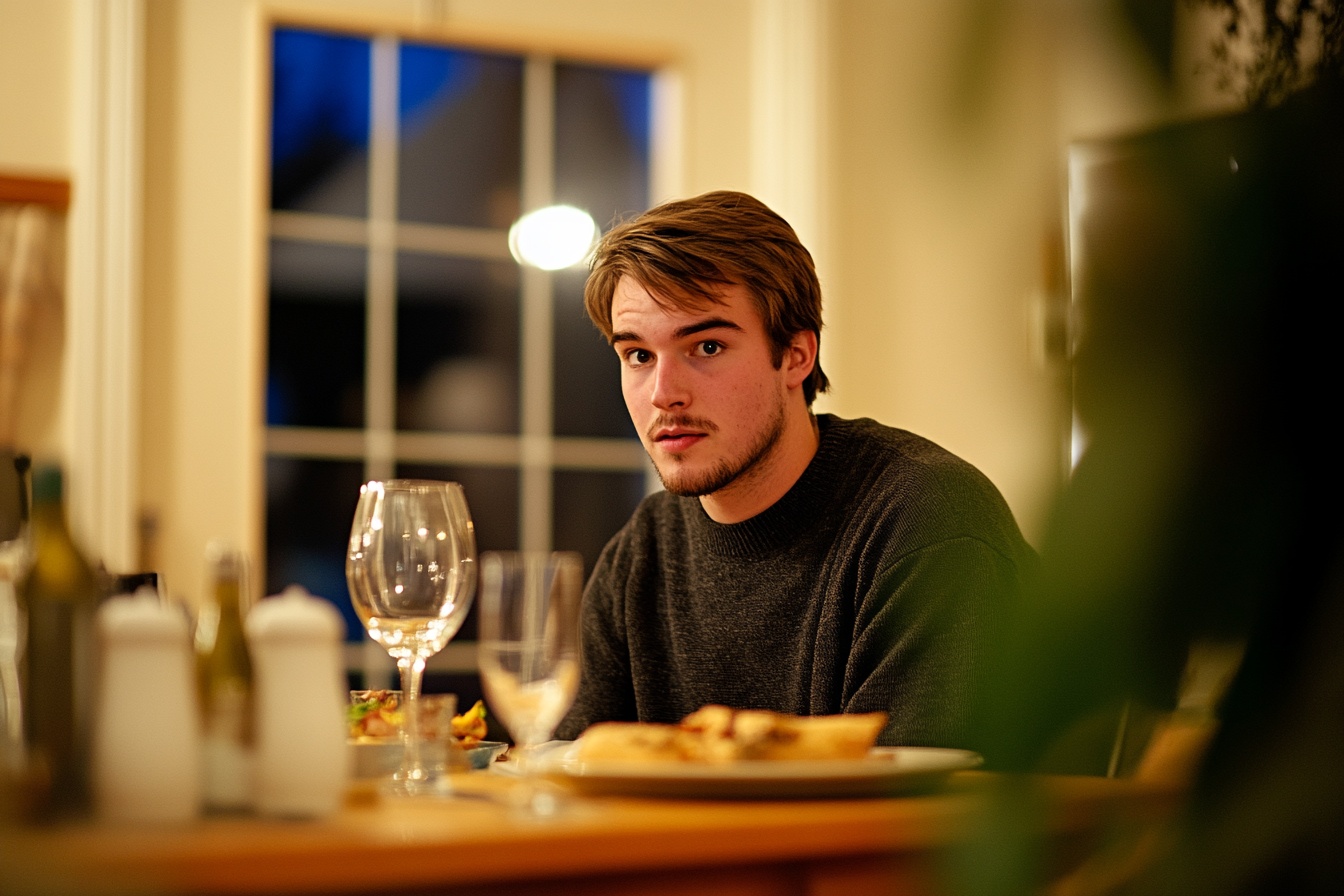 A man looking at someone in surprise | Source: no source