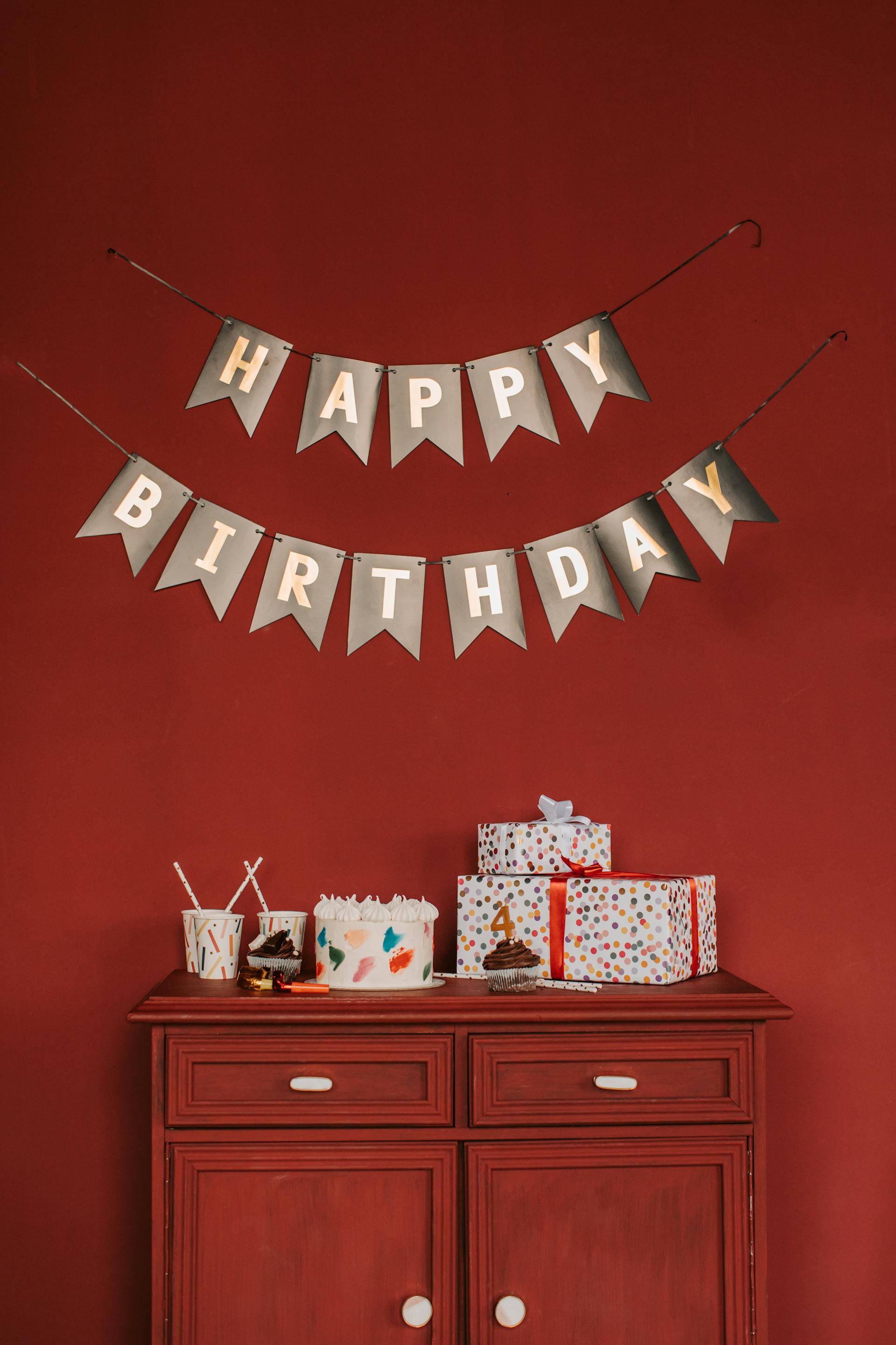 Birthday party decorations | Source: Pexels