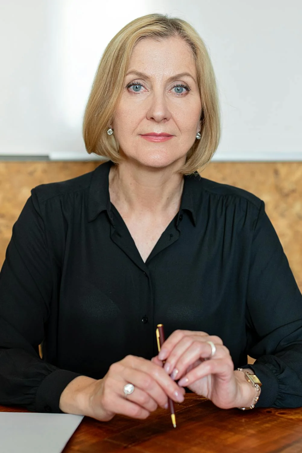 A mature woman looking at the camera | Source: Pexels