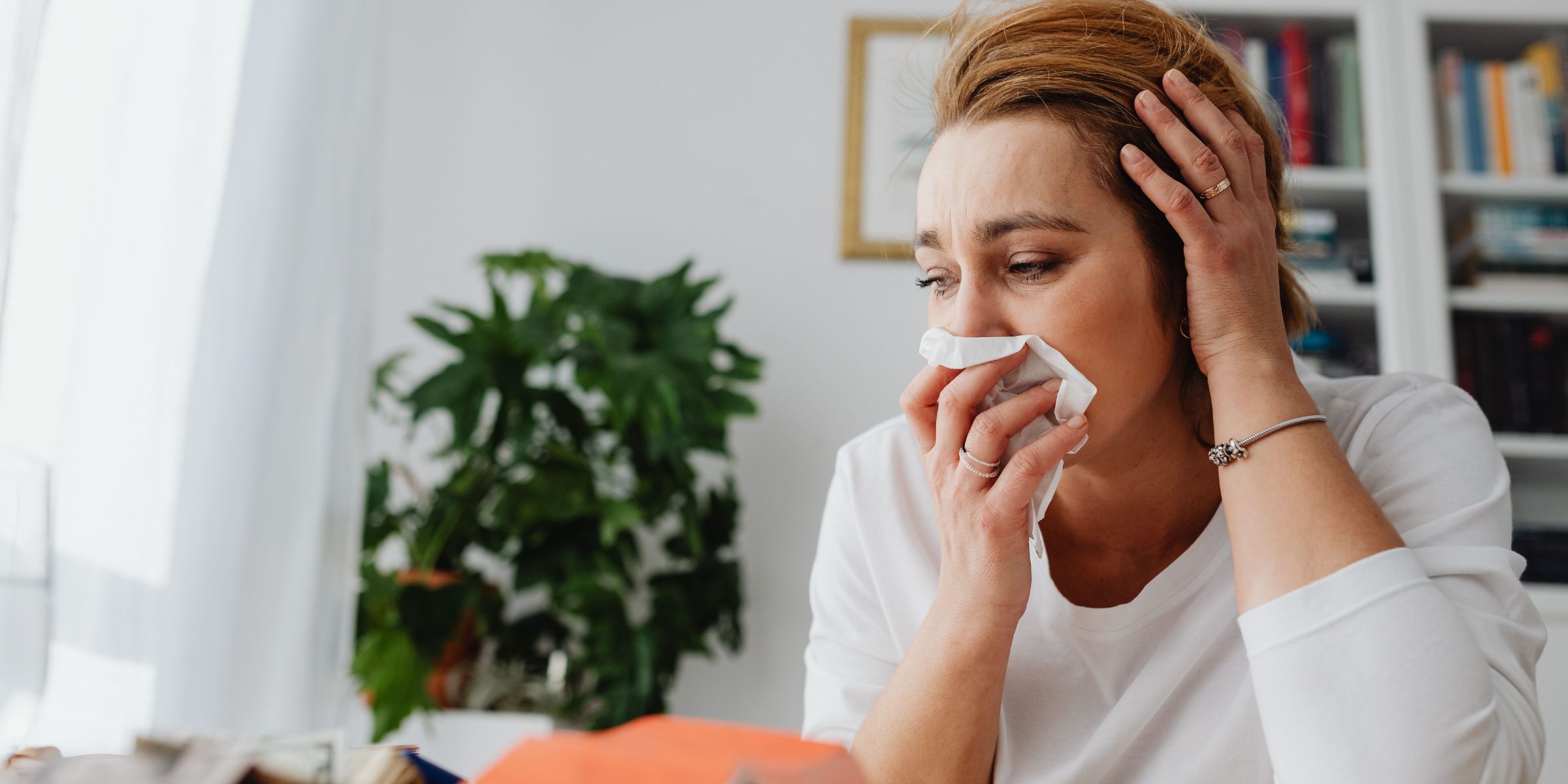 A close-up of an upset woman | Source: Pexels