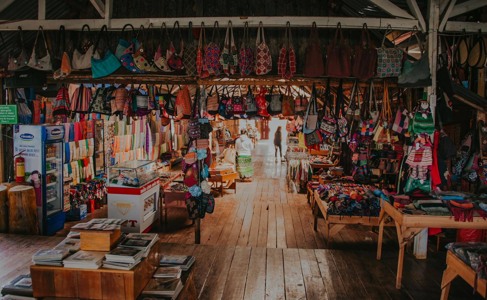 A thrift store featuring an assortment of secondhand items | Source: Pexels