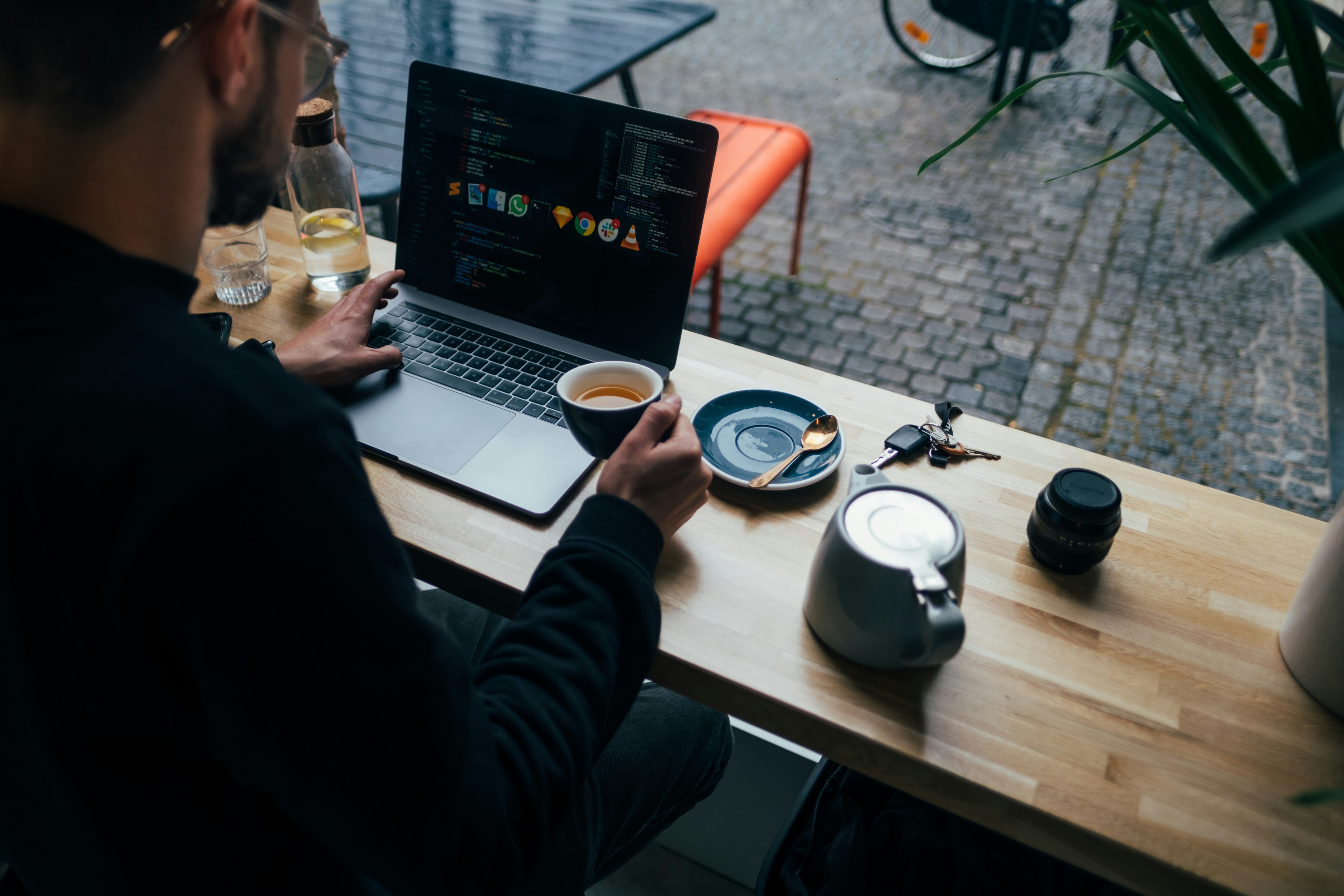The Best Ways to Balance a Side Hustle With a Demanding 9-to-5