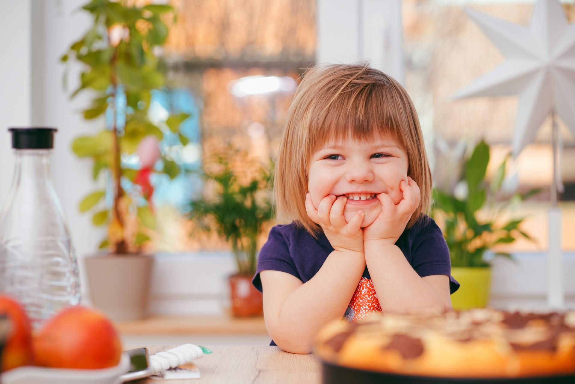 A little girl smiling | Source: Pexels
