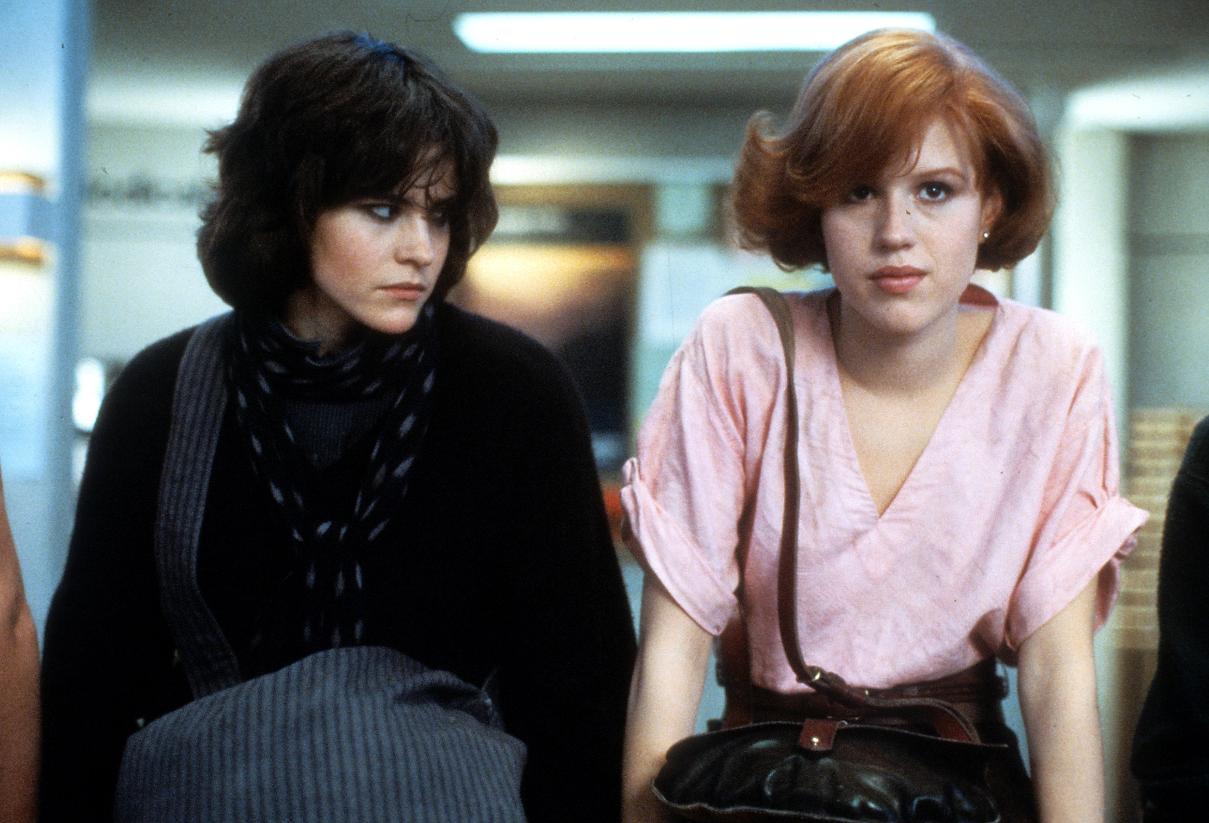 Ally Sheedy and Molly Ringwald in a scene from the film "The Breakfast Club" in 1985 | Source: Getty Images