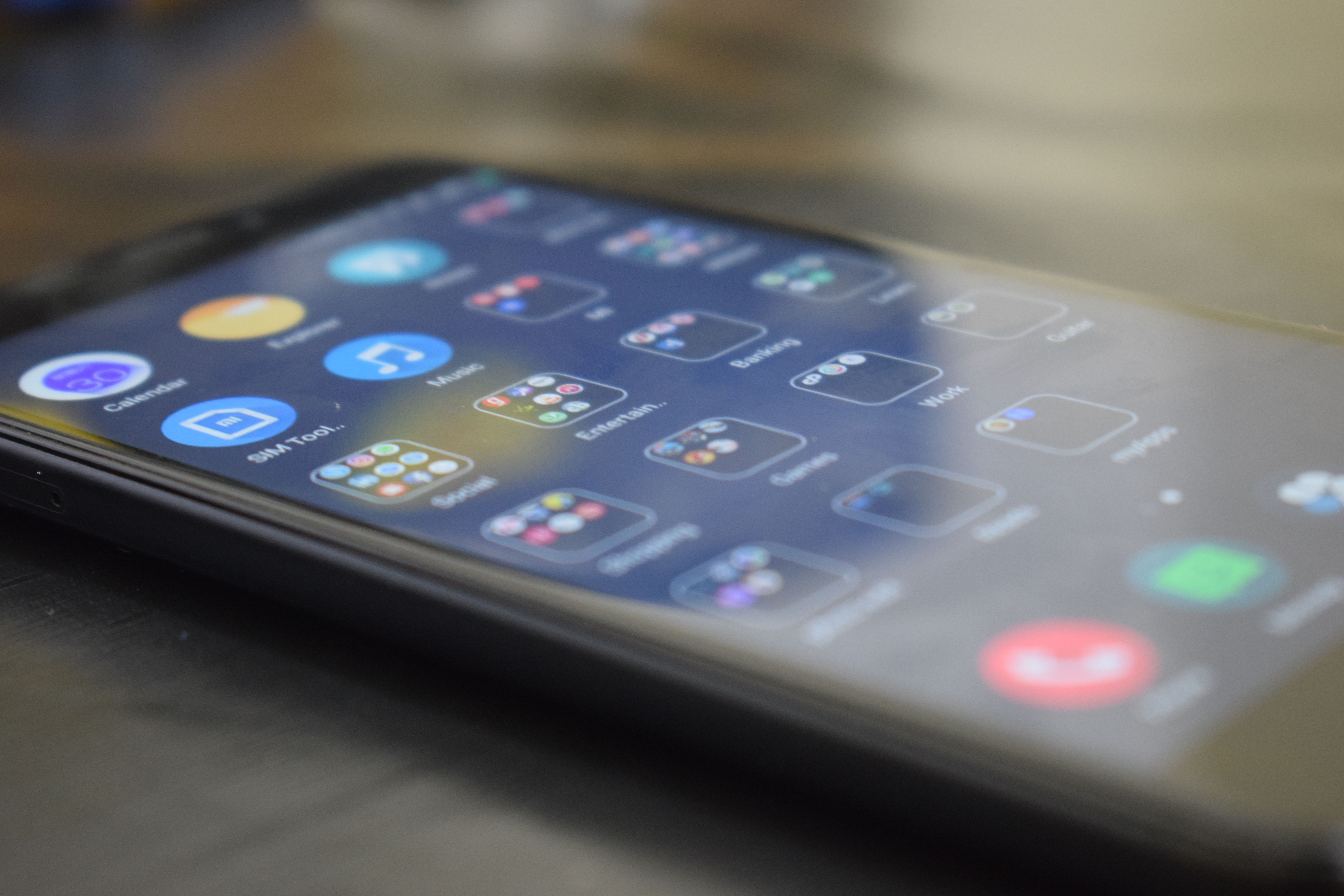 Close-up shot of a smartphone screen | Source: Pexels