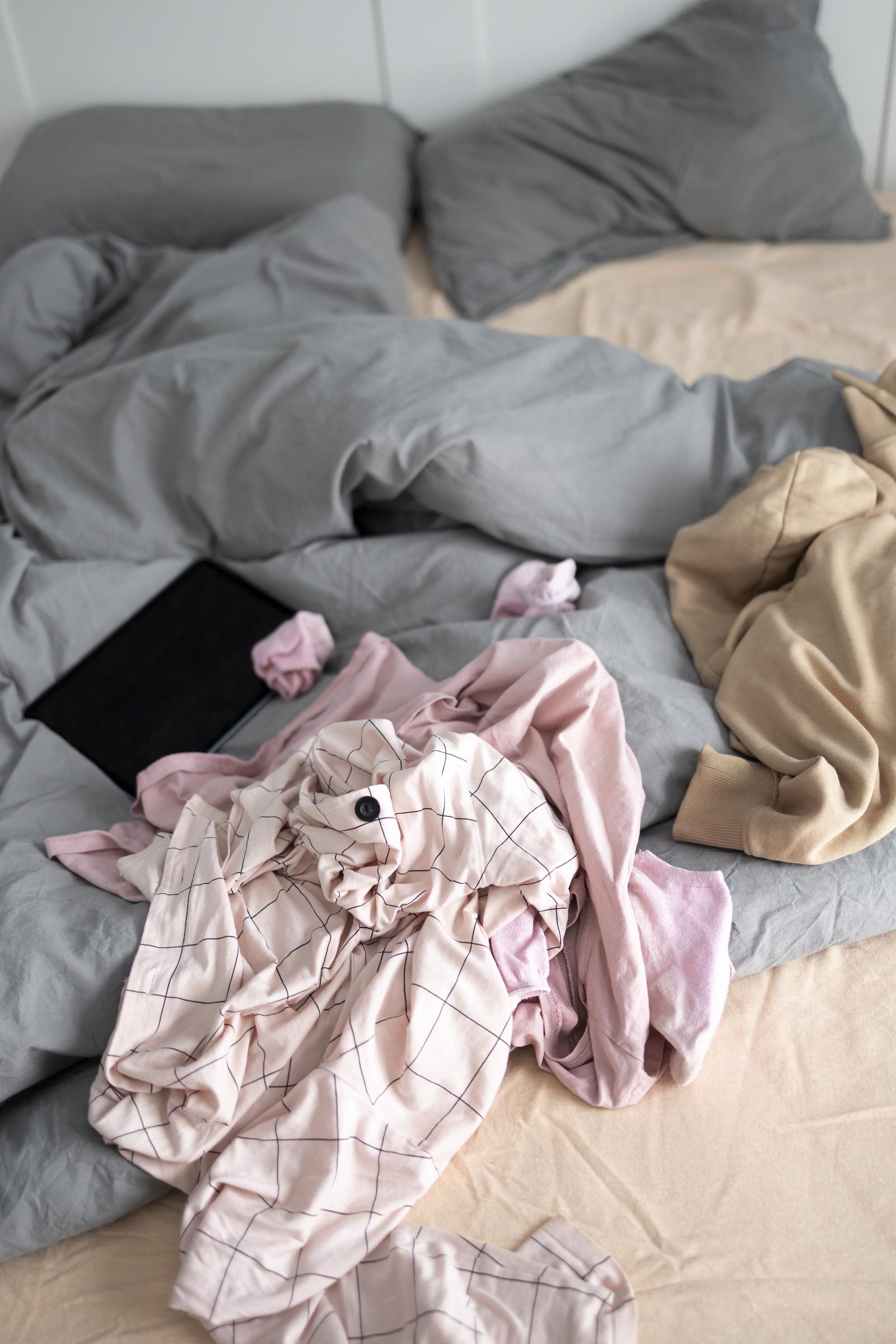 A messy bed | Source: Freepik