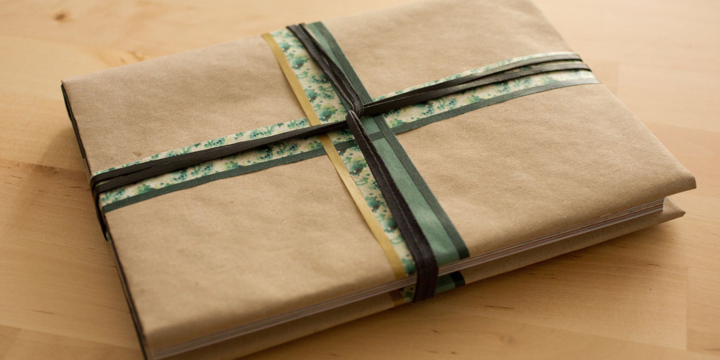 A wrapped gift | Source: Shutterstock