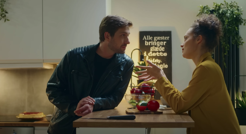 The couple is talking | Source: LoveBuster