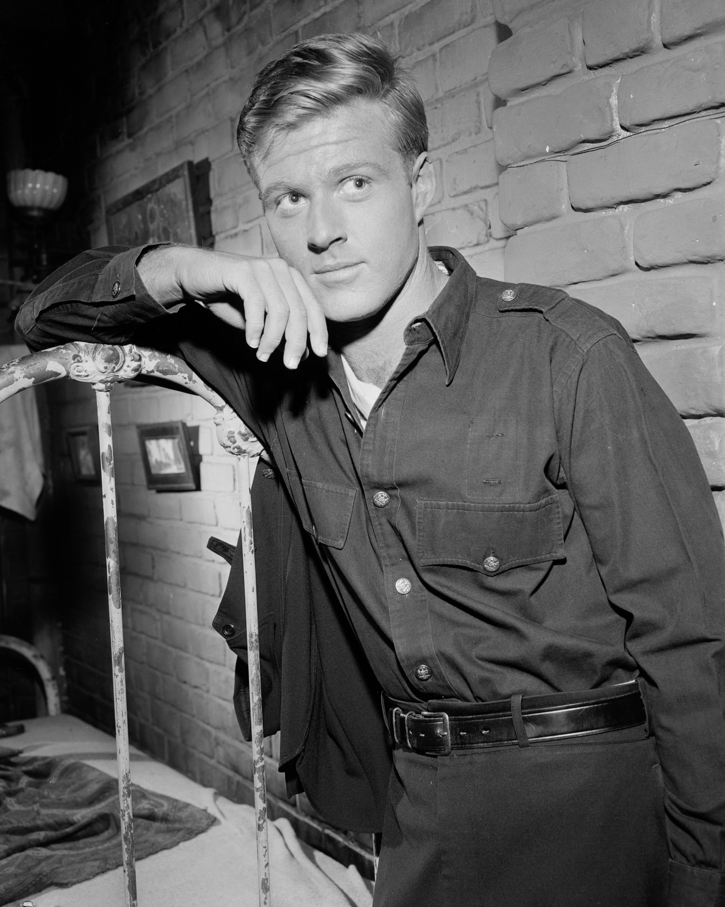 Robert Redford in the "Twilight Zone" episode "Nothing in the Dark," shot in Culver City, California, on April 17, 1961. | Source: Getty Images