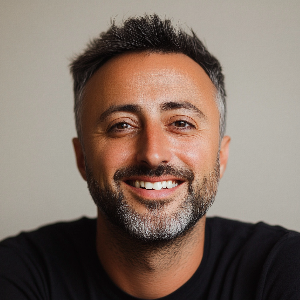 A smiling man | Source: No source