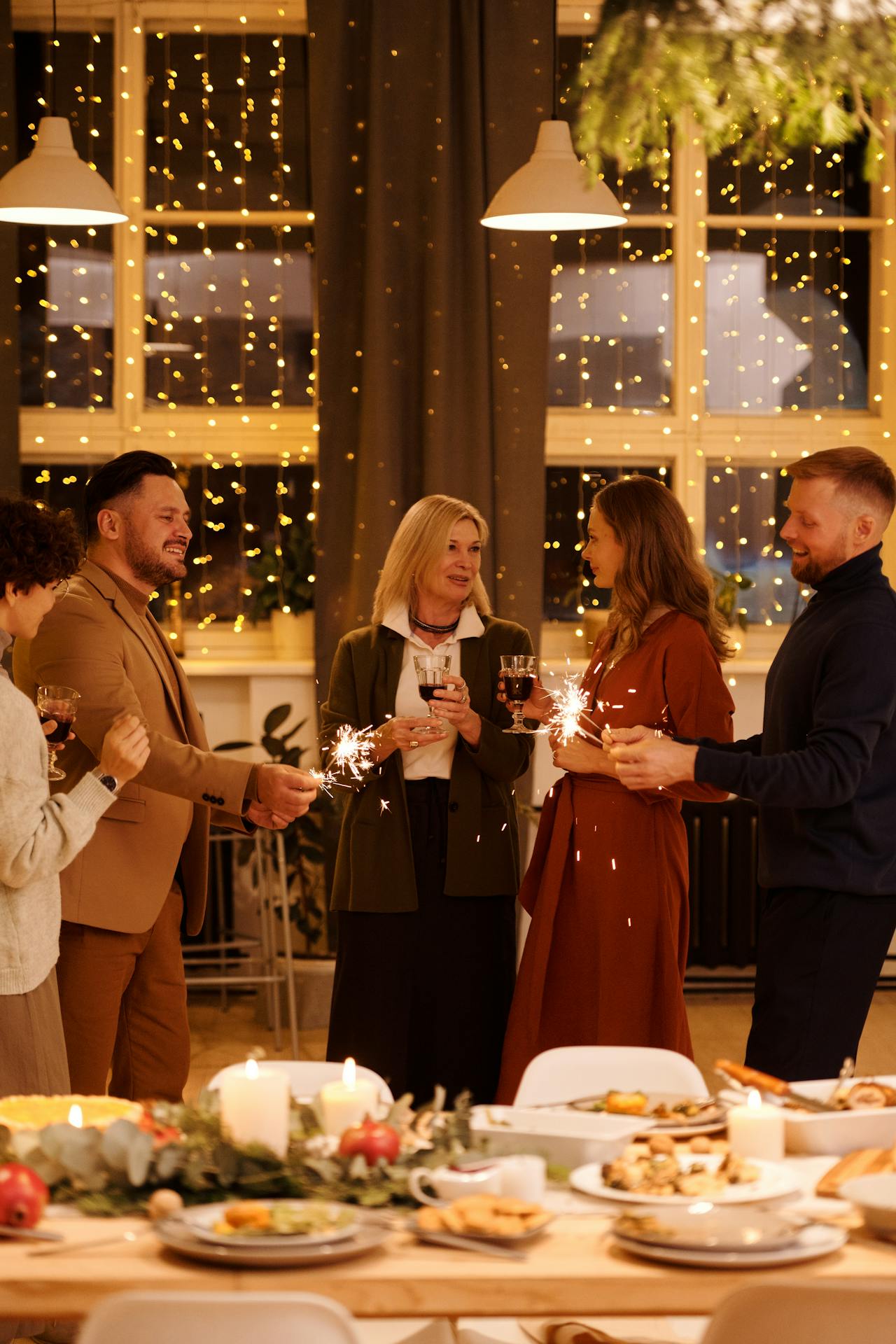 People at a family dinner | Source: Pexels