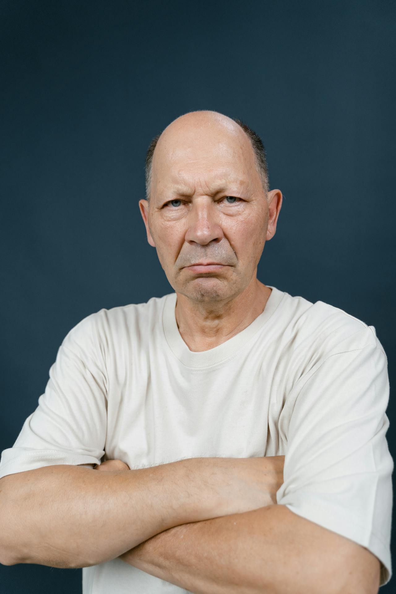 A frustrated older man | Source: Pexels