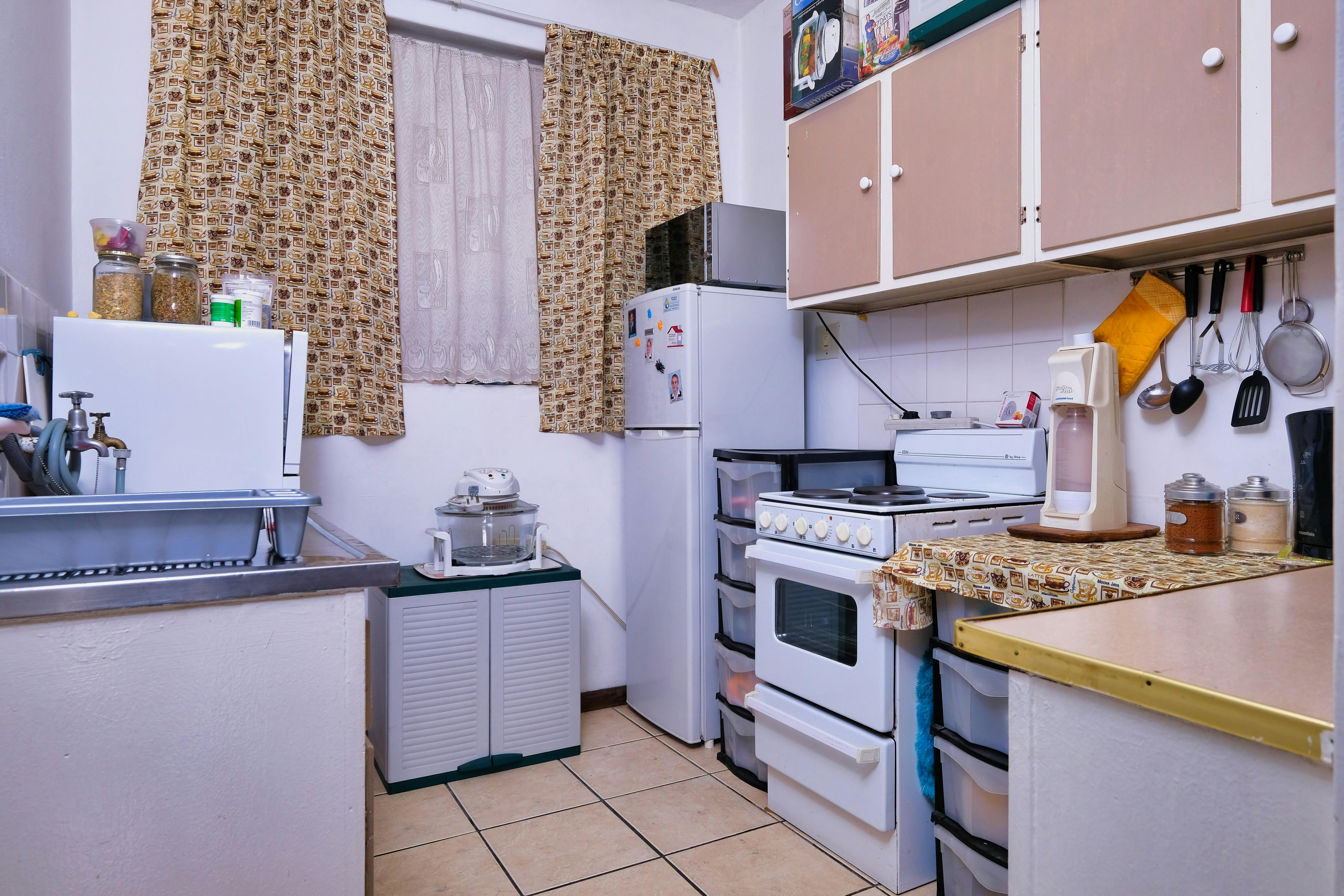 Well arranged small kitchen | Source: Pexels