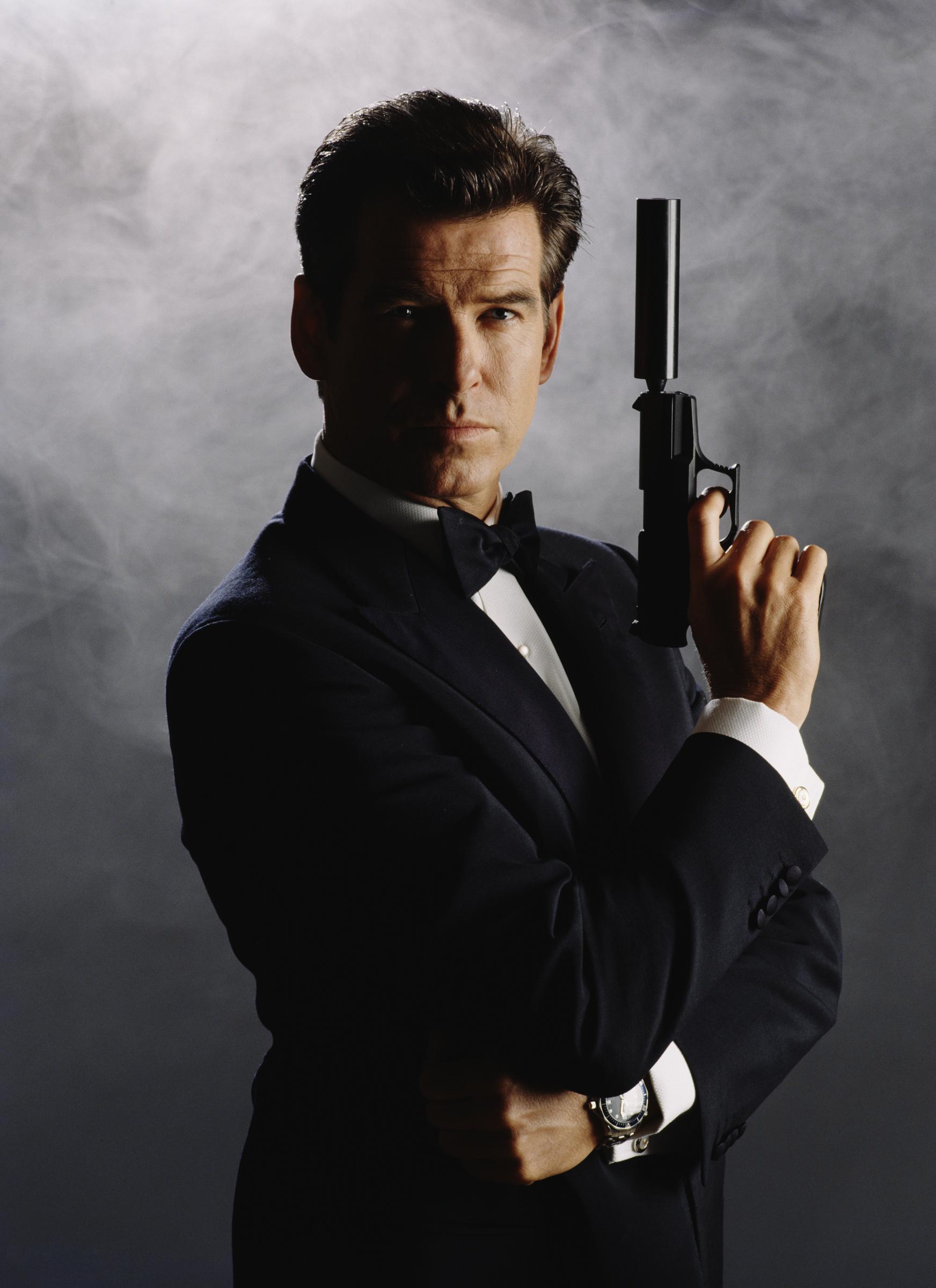 Pierce Brosnan photographed as James Bond in 1999. | Source: Getty Images
