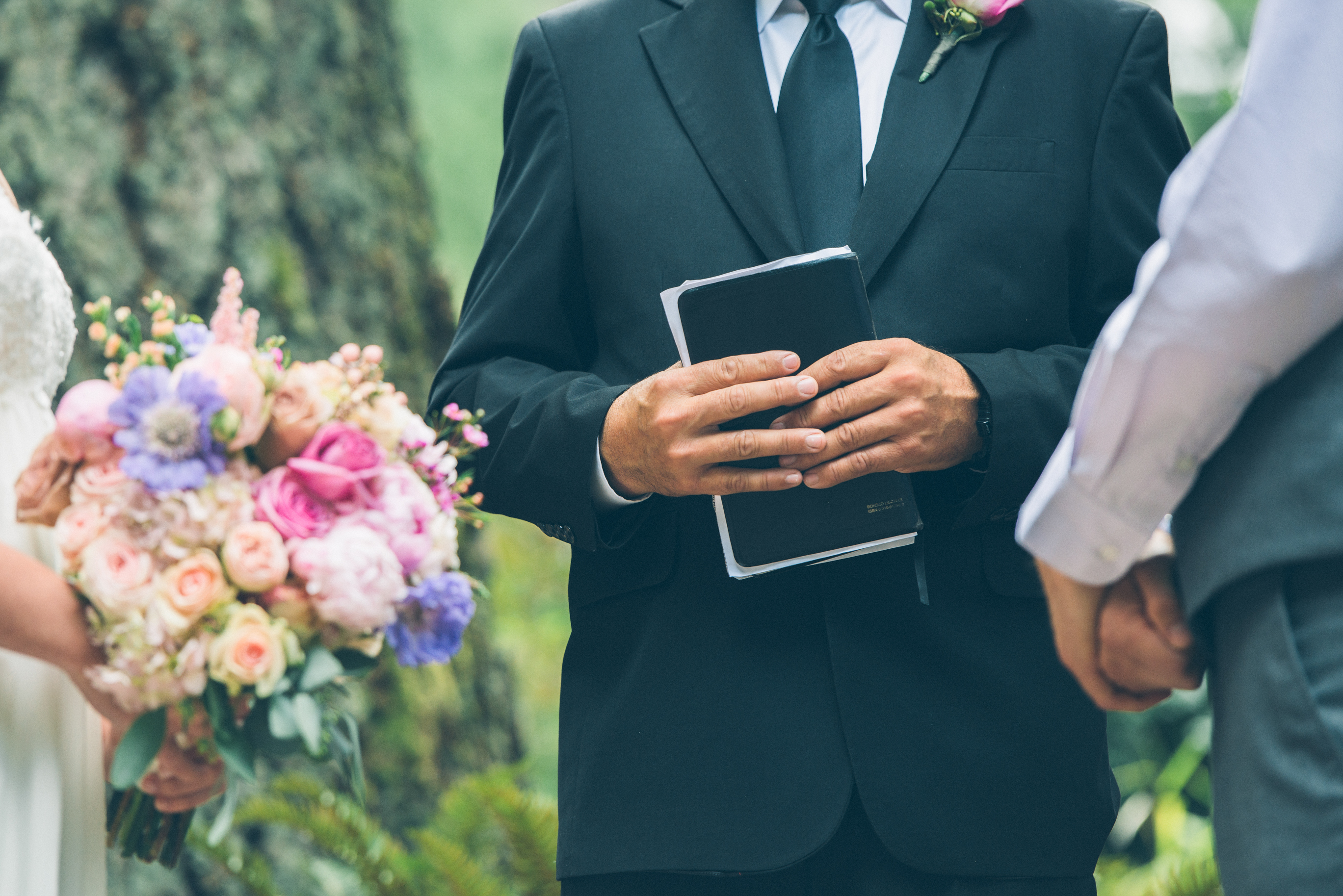 Close-up of the wedding ceremony | Source: Shutterstock