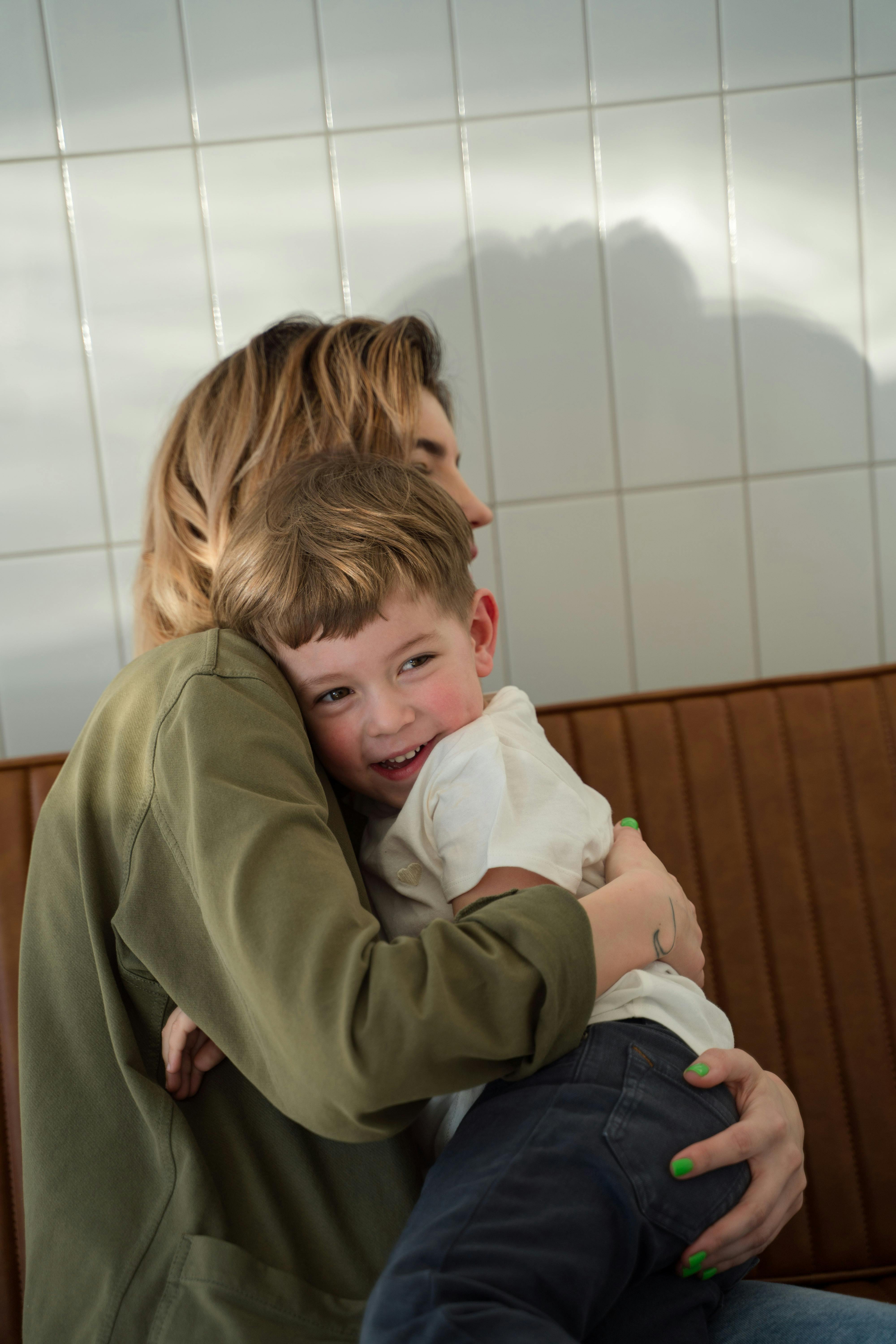 A teenage boy with a younger one | Source: Pexels