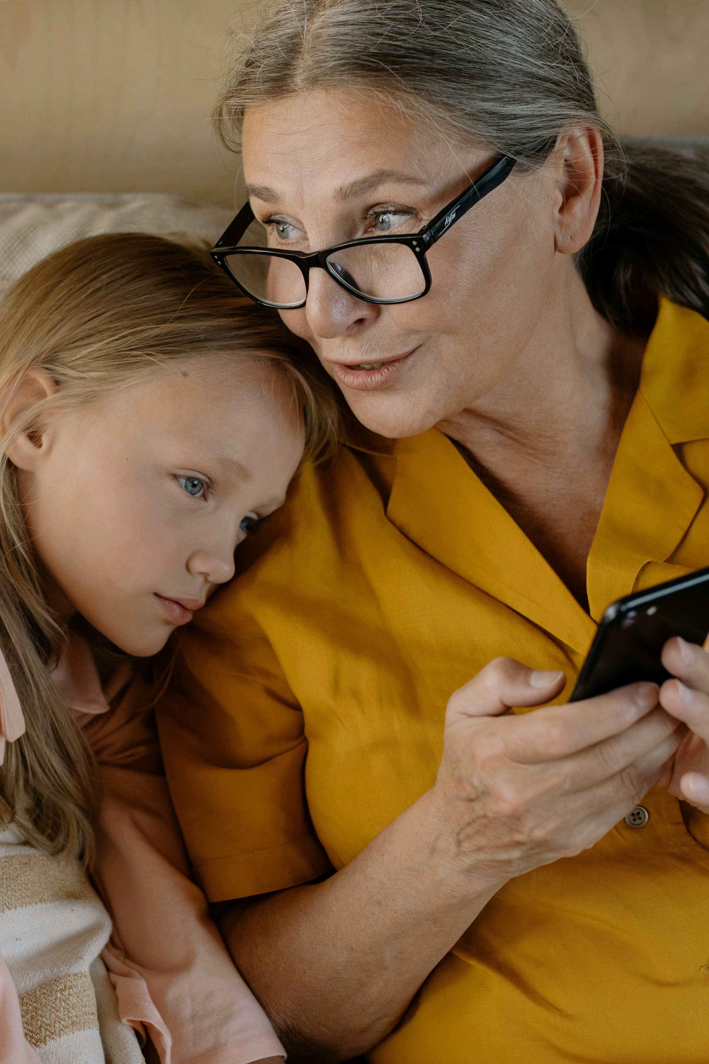 A grandmother and her granddaughter | Source: Pexels