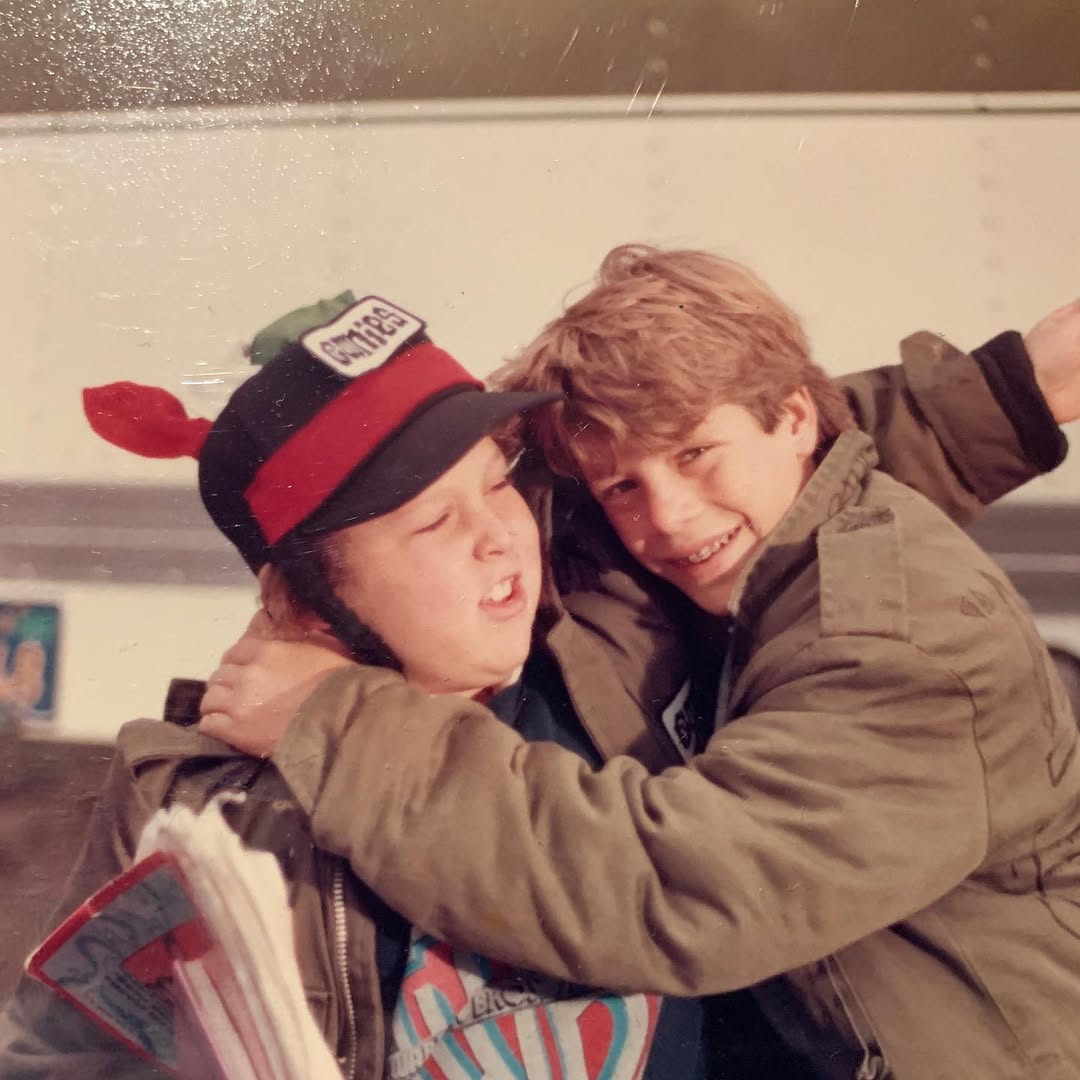 Jeff Cohen and Sean Astin pictured on "The Goonies" set, dated January 7, 2020 | Source: Instagram/realjoeypants