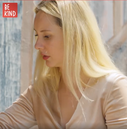 For illustration purposes only | Source: Facebook/AmoMama.com